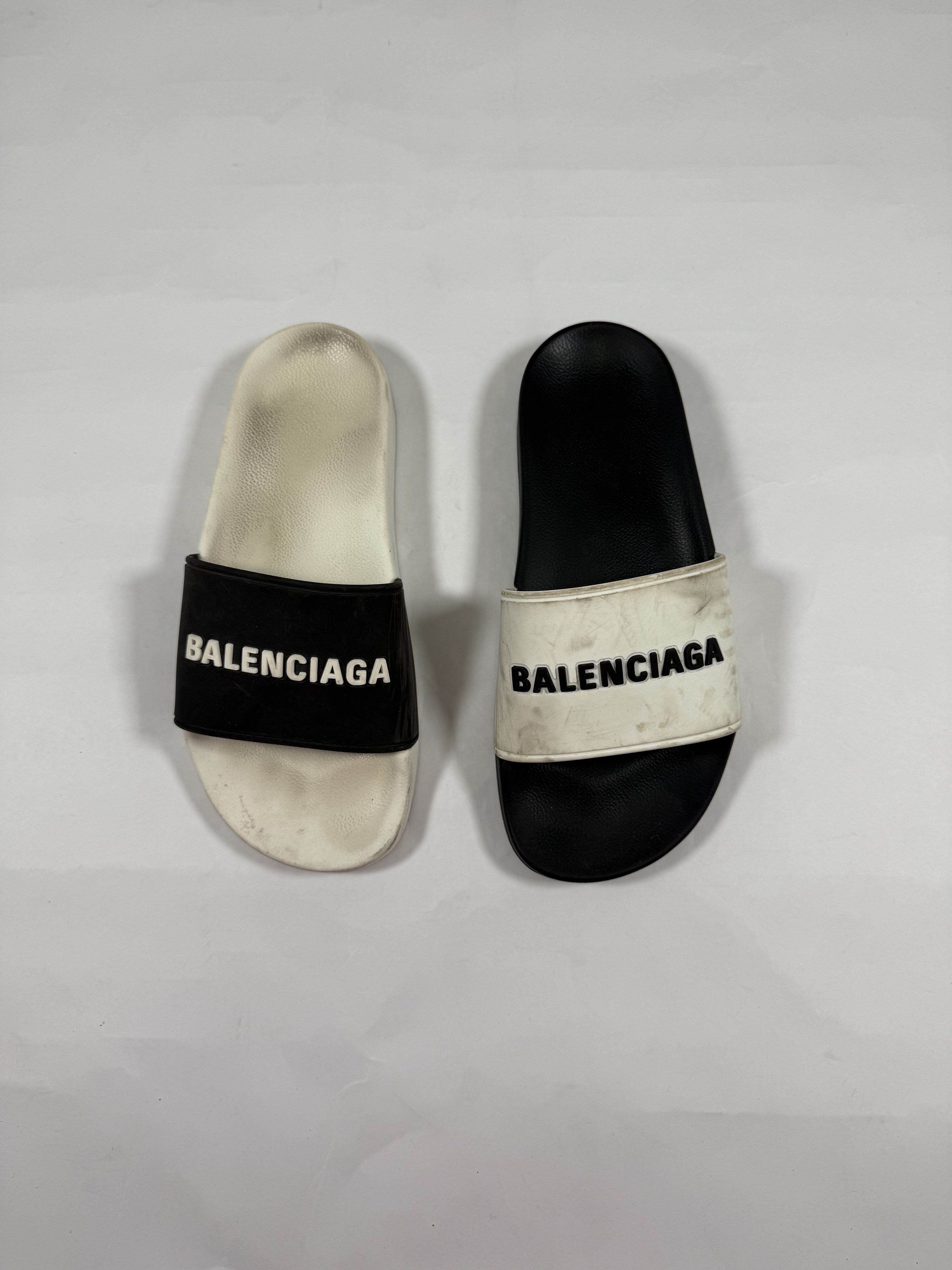 Balenciaga Balenciaga Black & White Slides Size US 7 / IT 37 - 1 Thumbnail