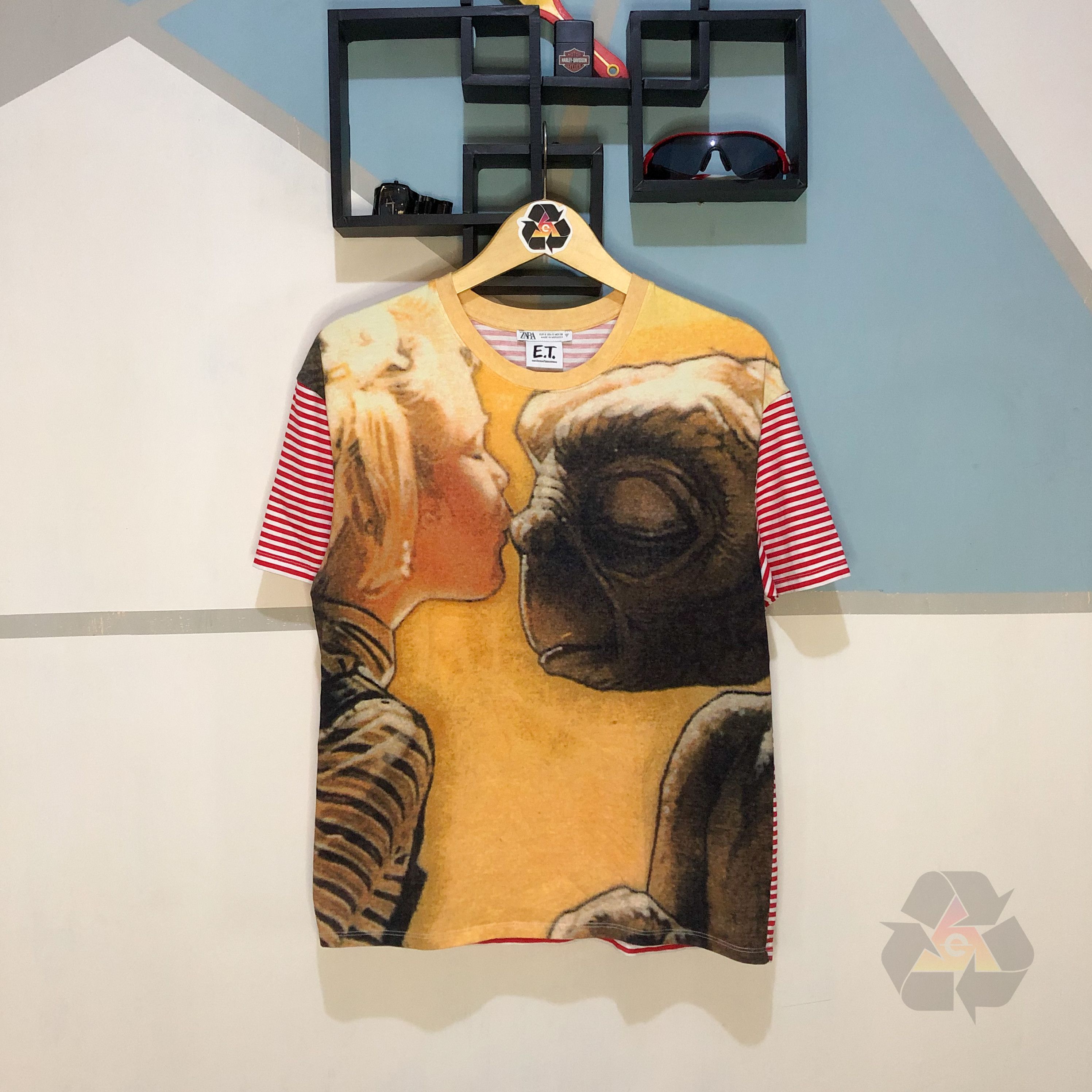 Zara Zara x E.T Y2K T-Shirt – Vintage Movie Graphic Collab Size US S / EU 44-46 / 1 - 2 Thumbnail