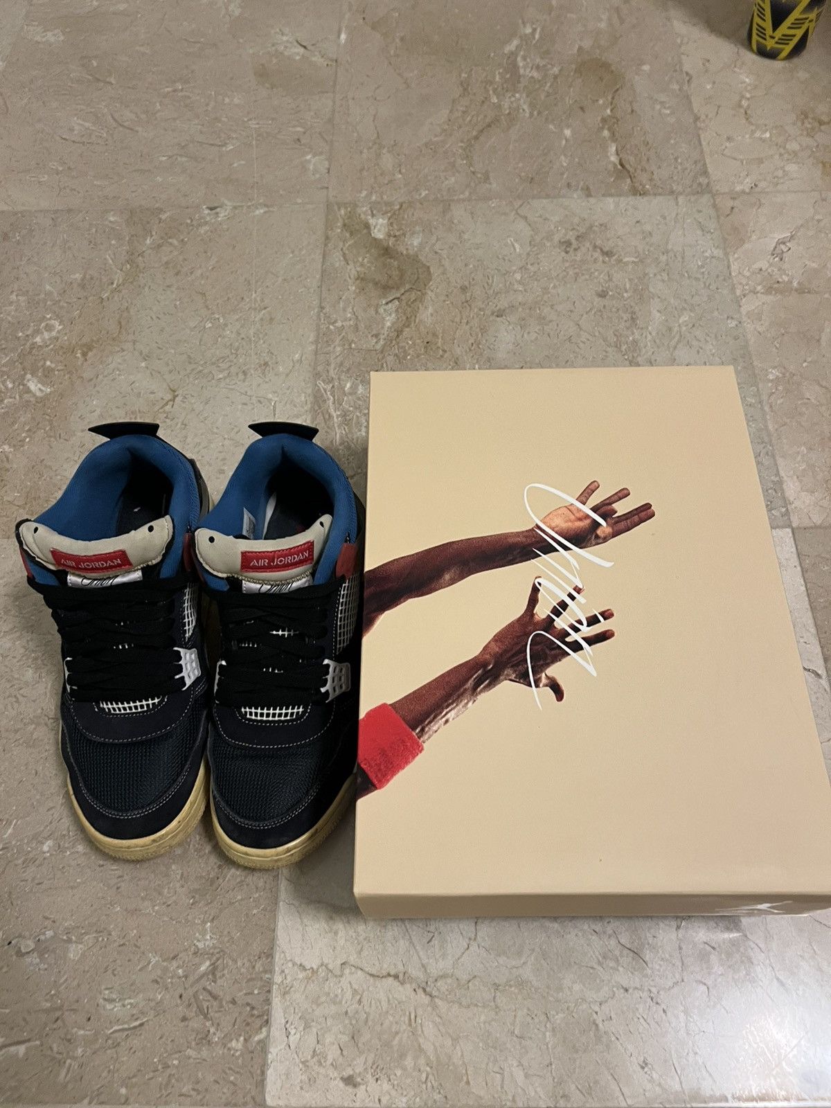 Jordan Brand × Union LA Jordan 4 Retro x Union Off Noir Size US 10.5 / EU 43-44 - 2 Thumbnail