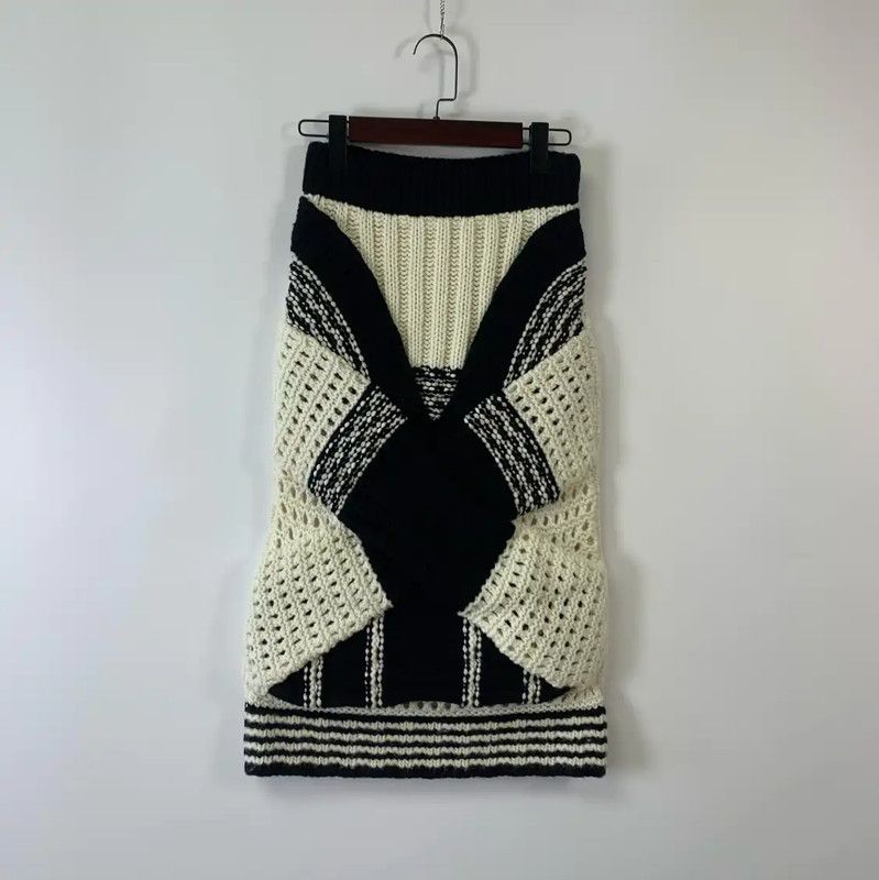 Burberry Burberry Women's White Wool Midi Skirt Size 23" - 1 Thumbnail
