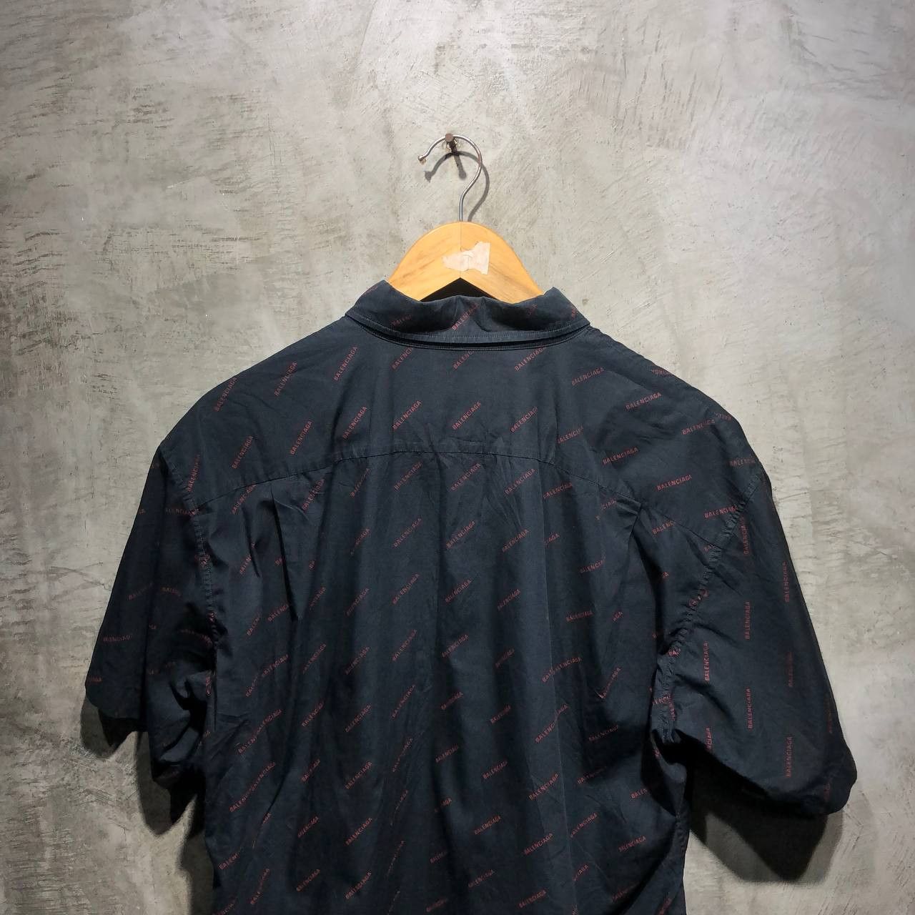Balenciaga Balenciaga Logo all over print button down shirt Size US L / EU 52-54 / 3 - 7 Thumbnail