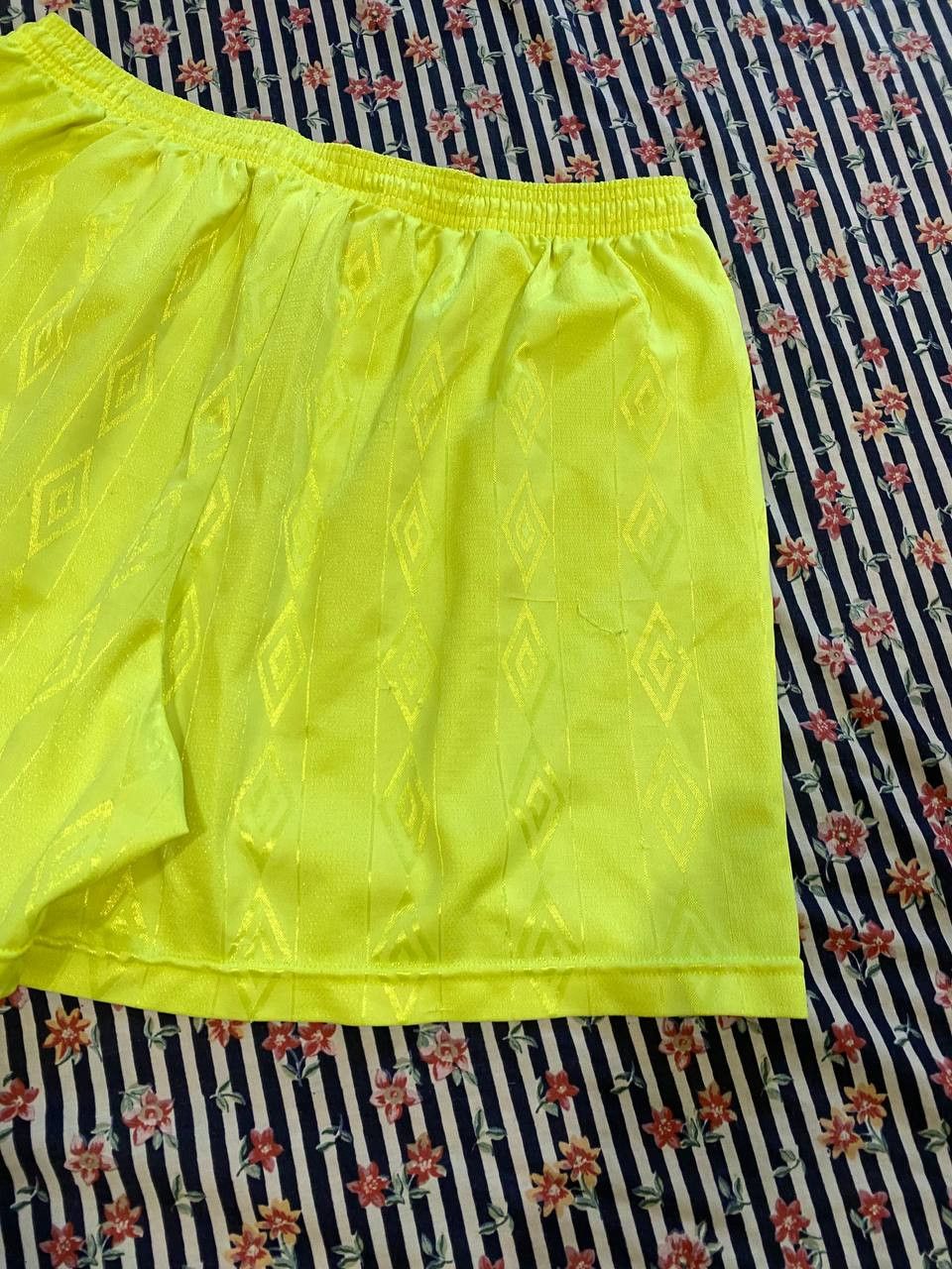 Umbro Vintage 90s Umbro shorts streetwear y2k Size US 38 / EU 54 - 14 Thumbnail