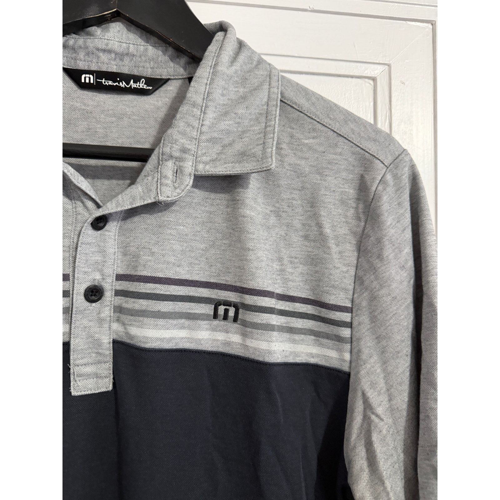 TravisMathew TravisMathew Two-Tone Black and Gray Golf Polo Men's Size M Size US M / EU 48-50 / 2 - 2 Thumbnail