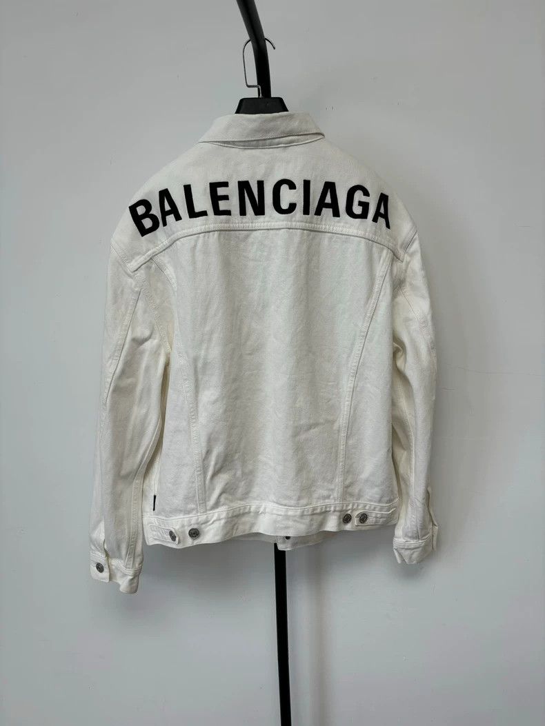 Balenciaga Balenciaga size 44 Back Letter Logo Stone Washed Denim Jack Size US M / EU 48-50 / 2 - 1 Thumbnail