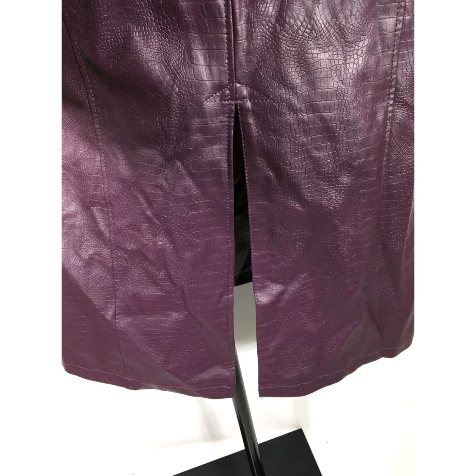 Hot Topic VINTAGE The Joker Suicide Squad Purple Jacket Trench Coat Men L Cosplay Hot Topic Caped Collared Animal Print Button Closure Faux Leather Size US L / EU 52-54 / 3 - 7 Thumbnail