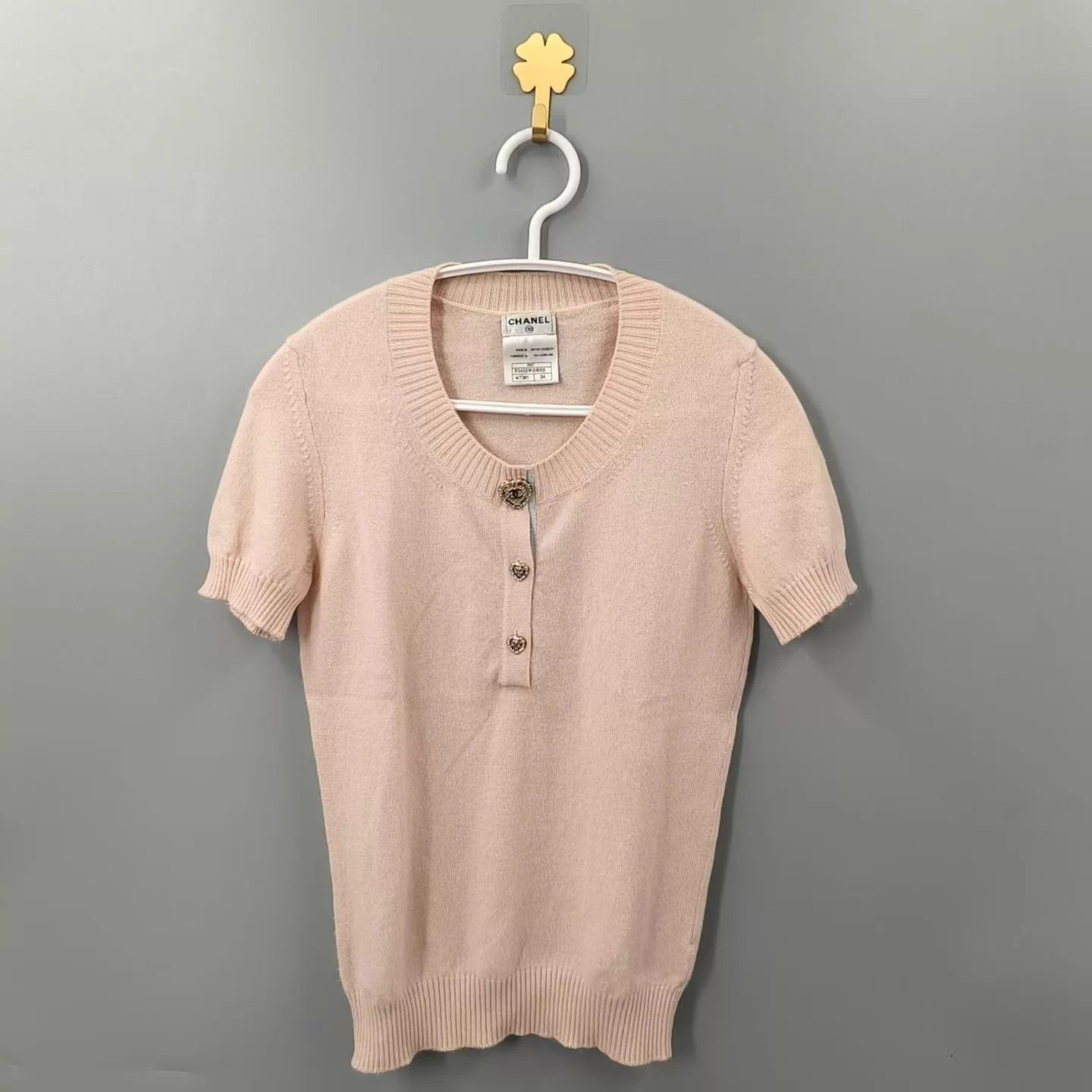 Chanel CHANEL Crystal CC Logo Pink Cashmere Knit Sweater Size XS / US 0-2 / IT 36-38 - 1 Thumbnail