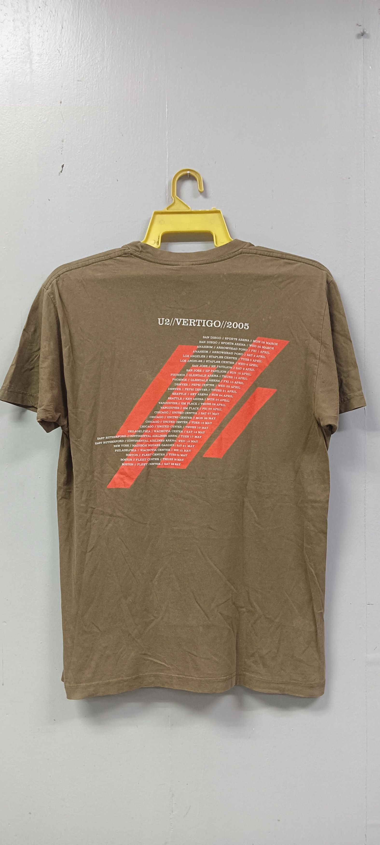 Vintage Vintage 2000s U2 vertigo band t shirt tour consert Size US L / EU 52-54 / 3 - 2 Thumbnail