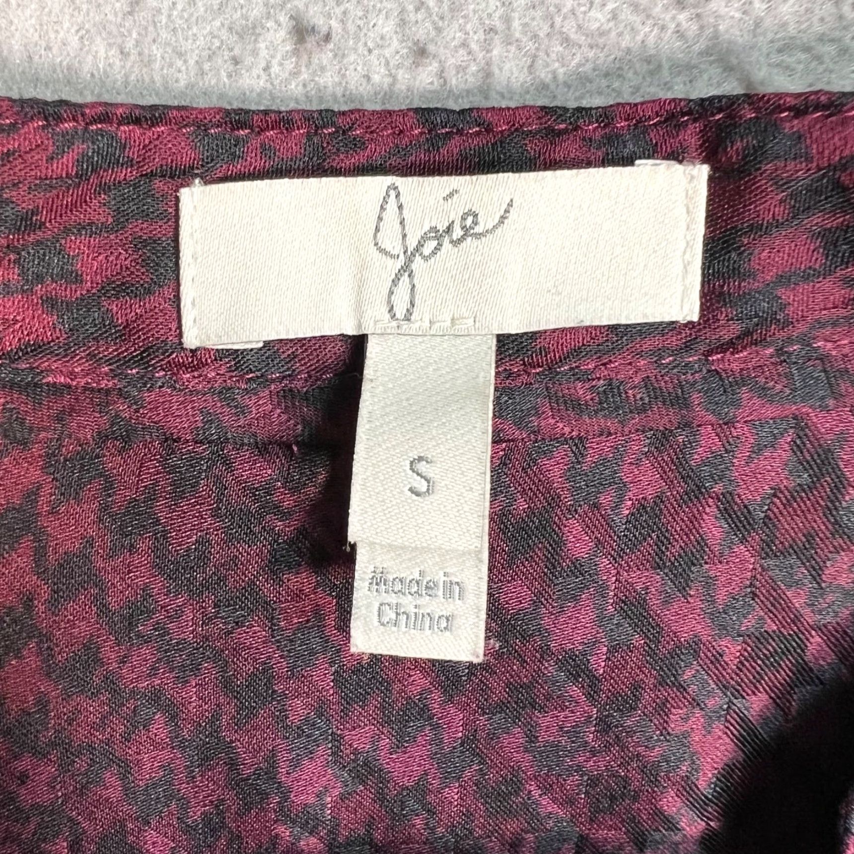 Joie VINTAGE Joie Womens Small Burgundy & Black Houndstooth Button-Up Blouse Shirt Size S / US 4 / IT 40 - 3 Thumbnail