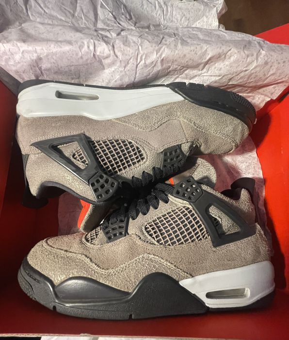 taupe retro 4
