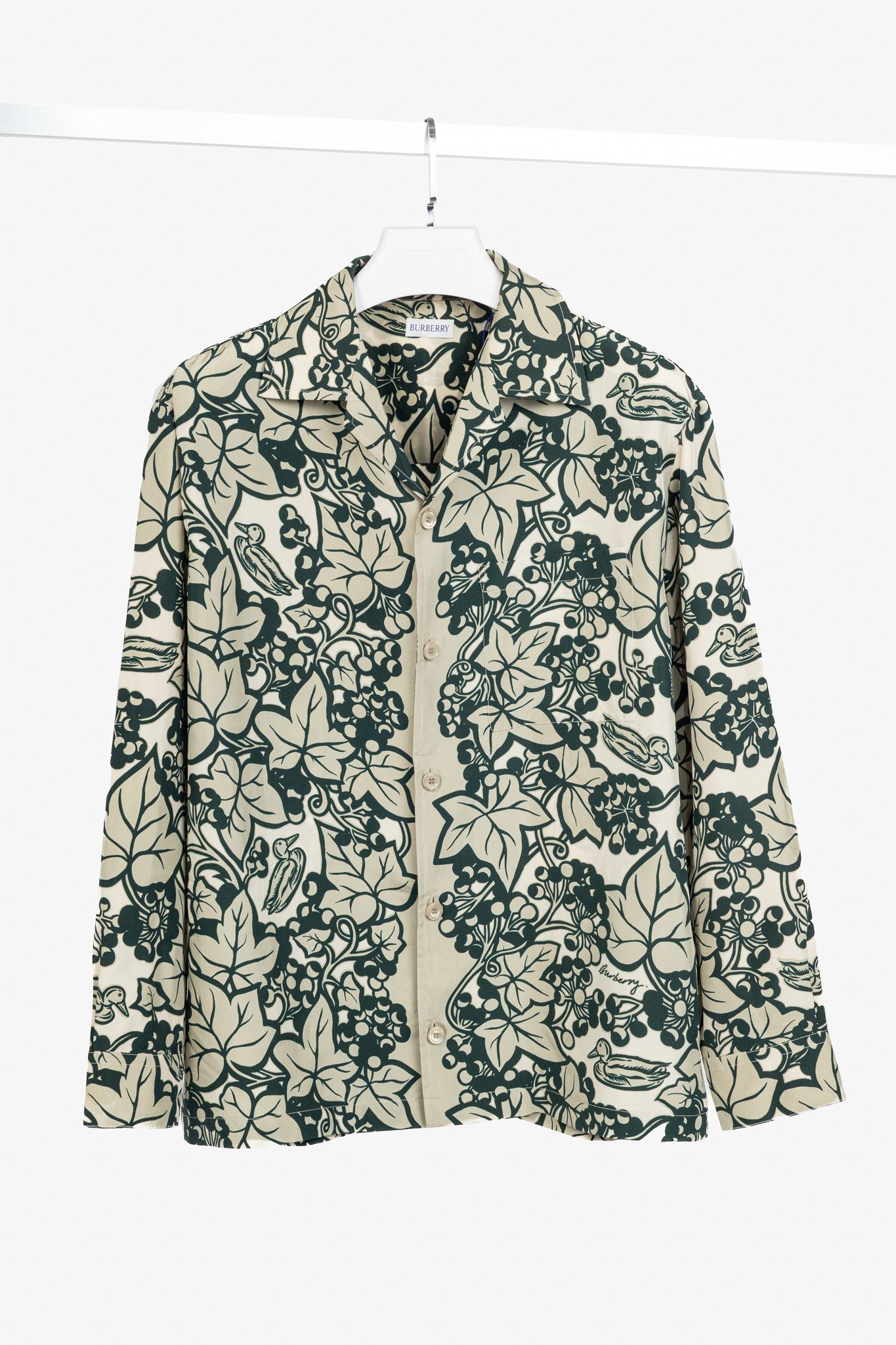 Burberry Burberry Safari Silk Ivy-Print Buttoned Shirt Size S / US 4 / IT 40 - 1 Thumbnail