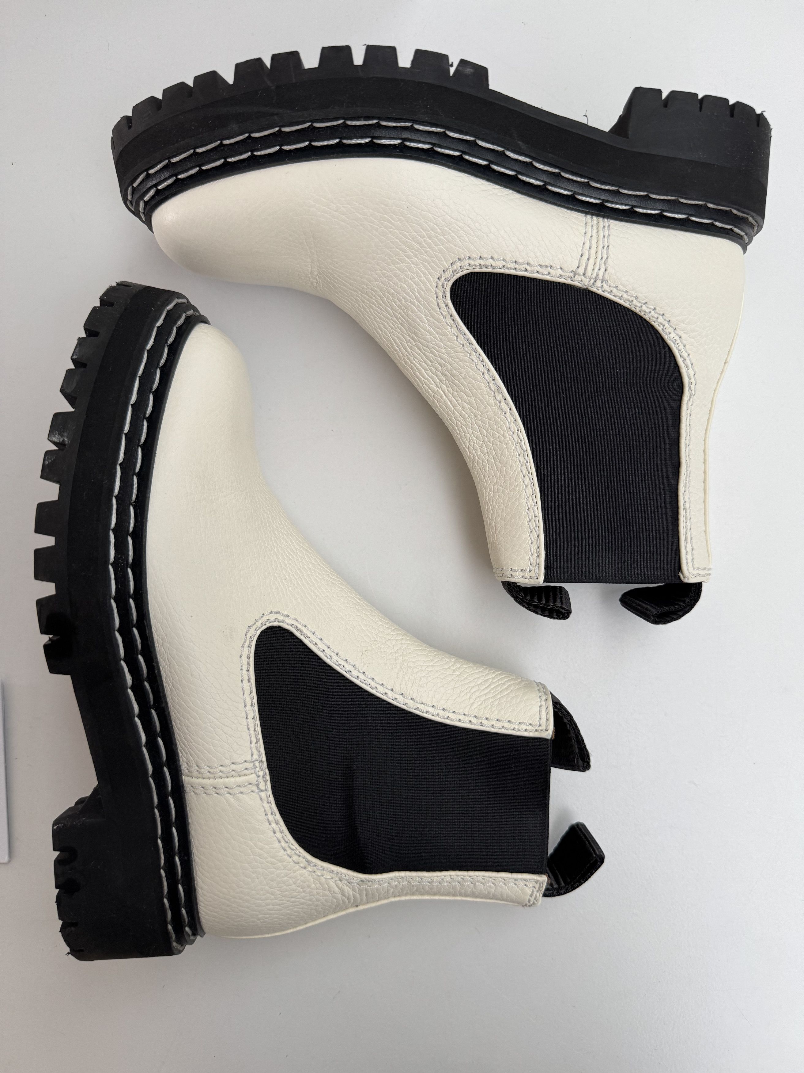Proenza Schouler Proenza Schouler Lug Sole Platform Chelsea Boots Size US 6.5 / IT 36.5 - 6 Thumbnail