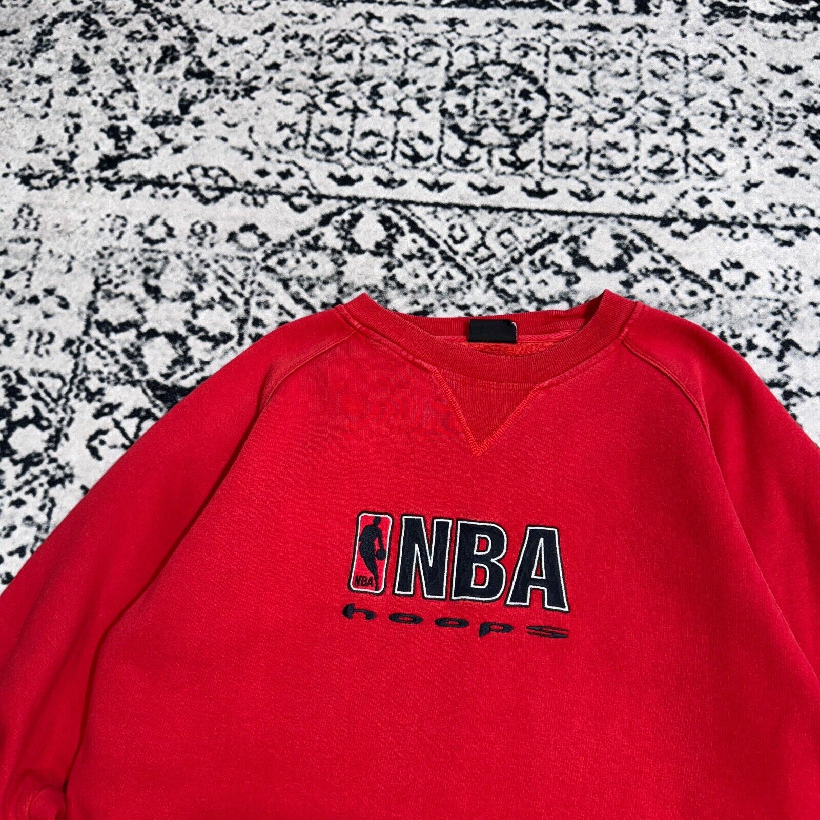 Champion × Vintage Champion Red Cotton Crewneck Size M NBA 90s Jordan T-Shirt Size US M / EU 48-50 / 2 - 6 Thumbnail