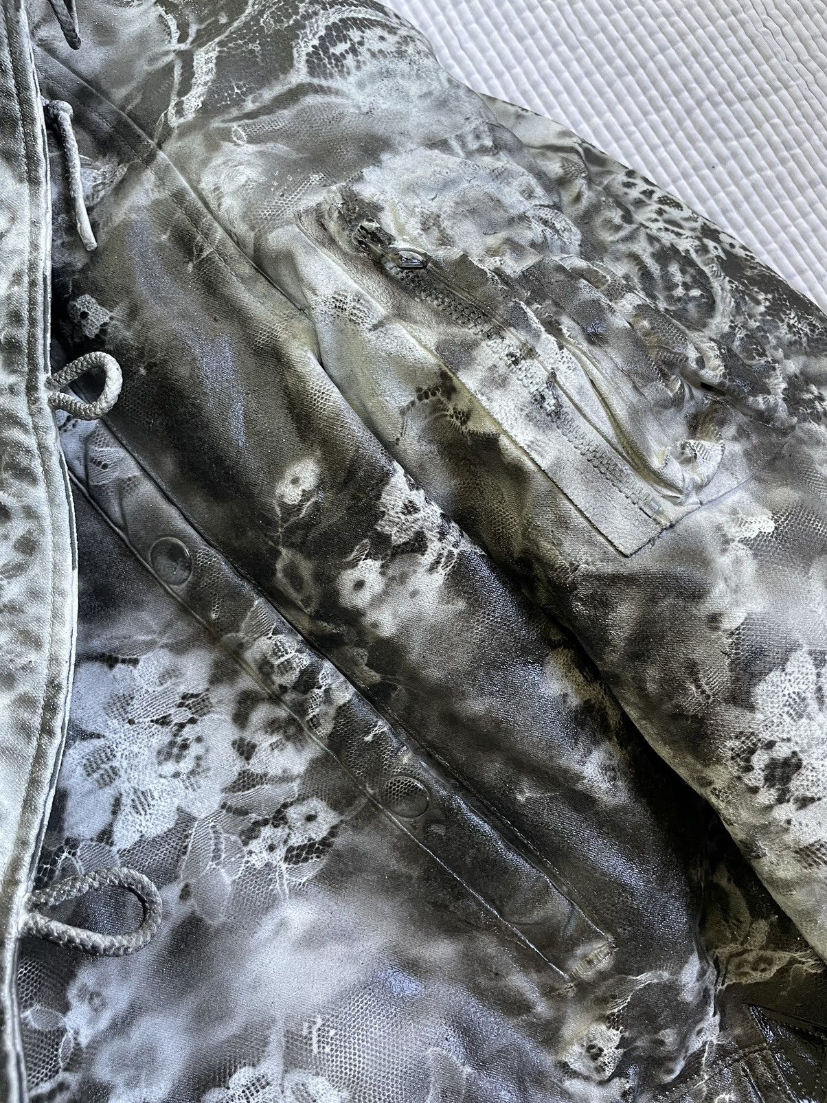 Handmade Heavy Parka in Floral Noir Size US L / EU 52-54 / 3 - 9 Thumbnail
