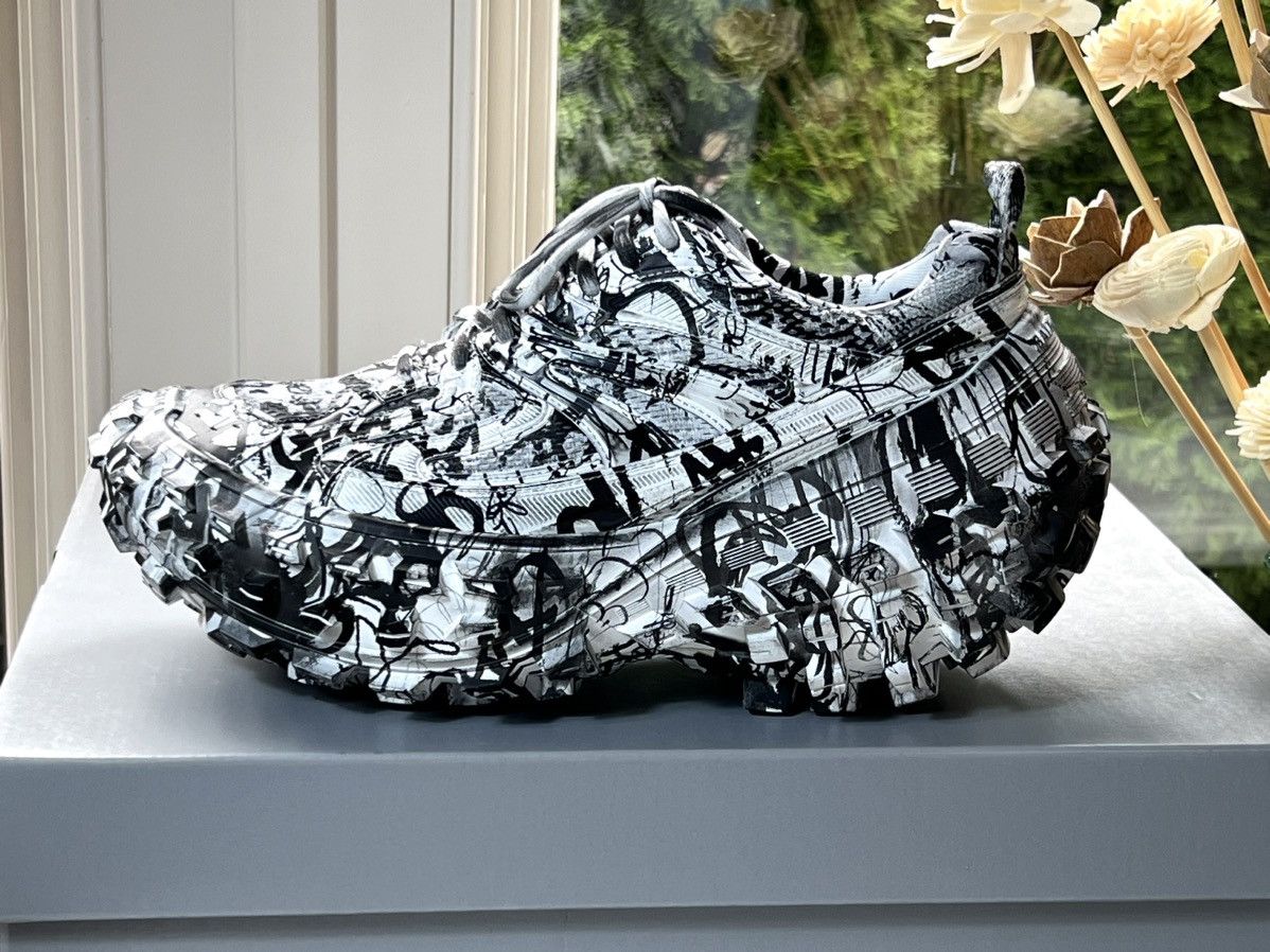 Balenciaga Balenciaga Men’s Graffiti Sneakers Brand New w Box Size US 10.5 / EU 43-44 - 5 Thumbnail