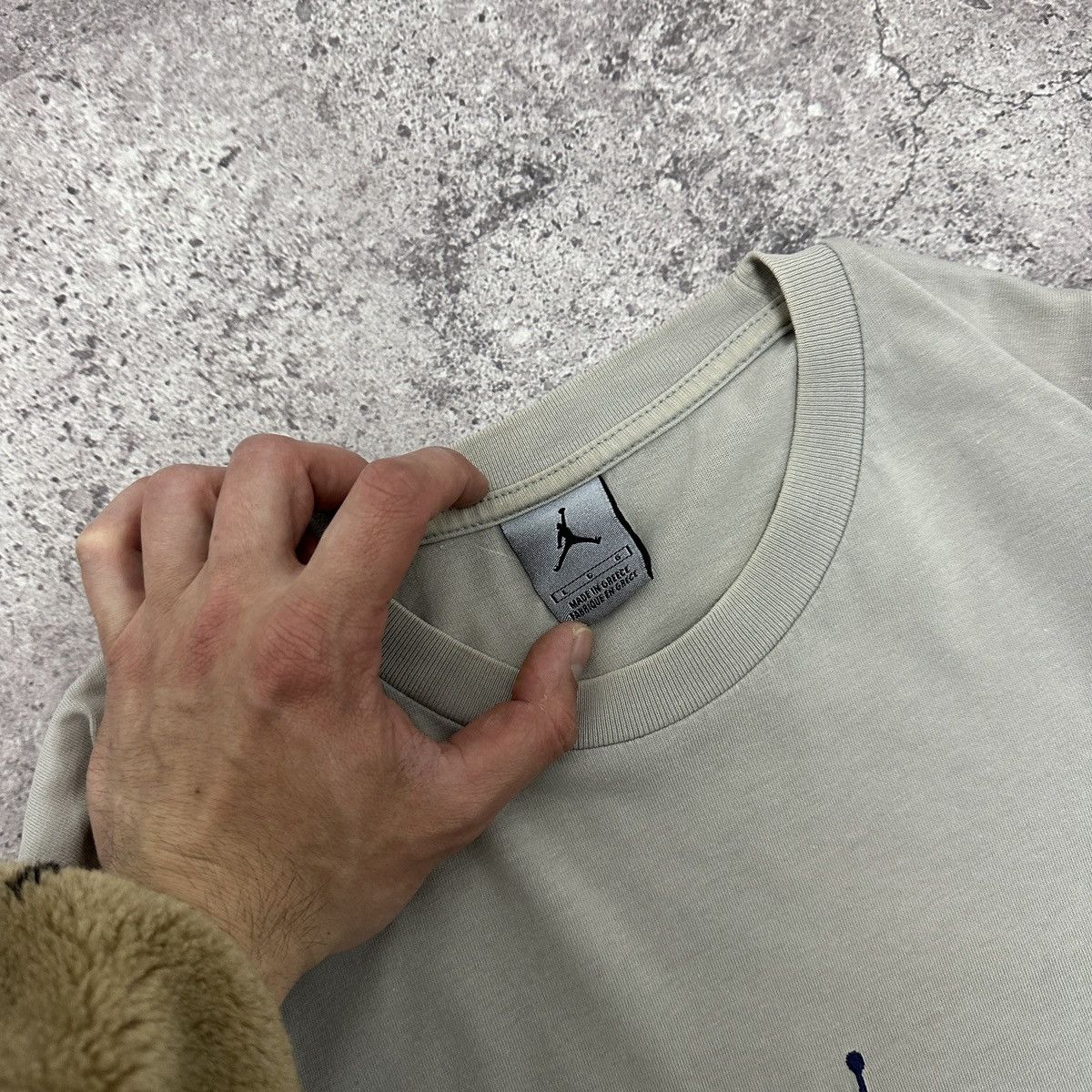 Jordan Brand Vintage 00s Jordan Embroidered logo tee bleached y2k og hype Size US XL / EU 56 / 4 - 7 Thumbnail