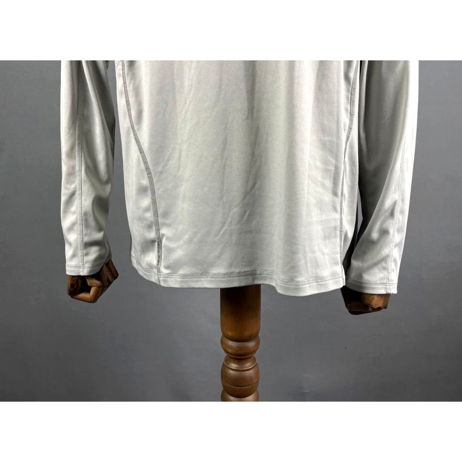 Oakley Oakley Mens T-Shirt Gray Polyester V-Neck Long Sleeve Crew Neck One Size Regular Logo Shirt Men Size US M / EU 48-50 / 2 - 7 Thumbnail