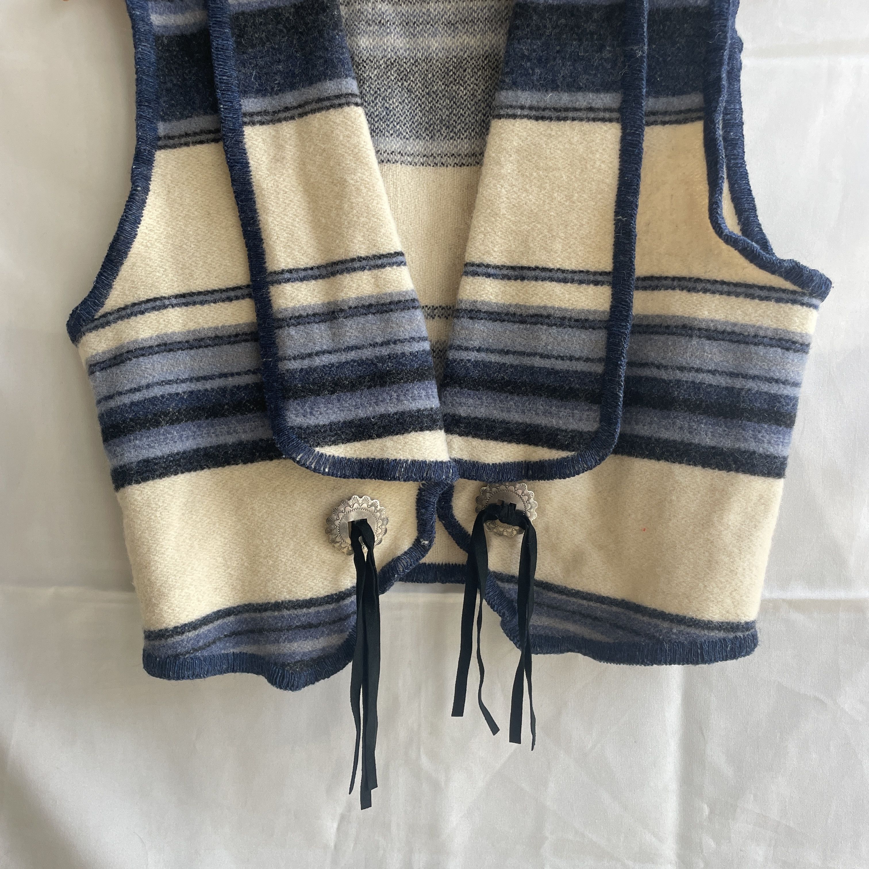 Woolrich Woolen Mills Woolrich Vintage Southwest Womens Wool Open Front Vest Size S / US 4 / IT 40 - 4 Thumbnail
