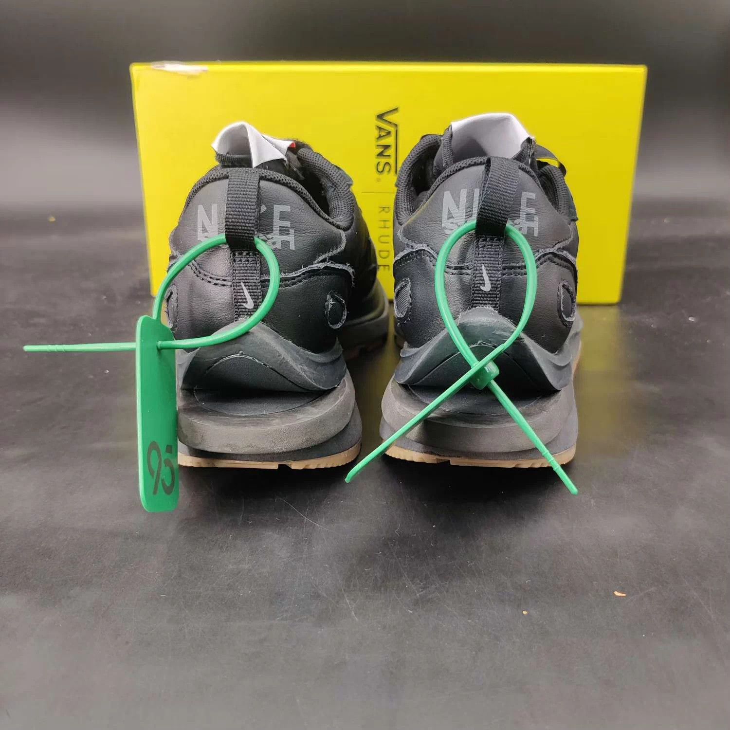 Sacai sacai vaporwaffle Black Gum 37.5 Worn Size US 7.5 / IT 37.5 - 5 Thumbnail