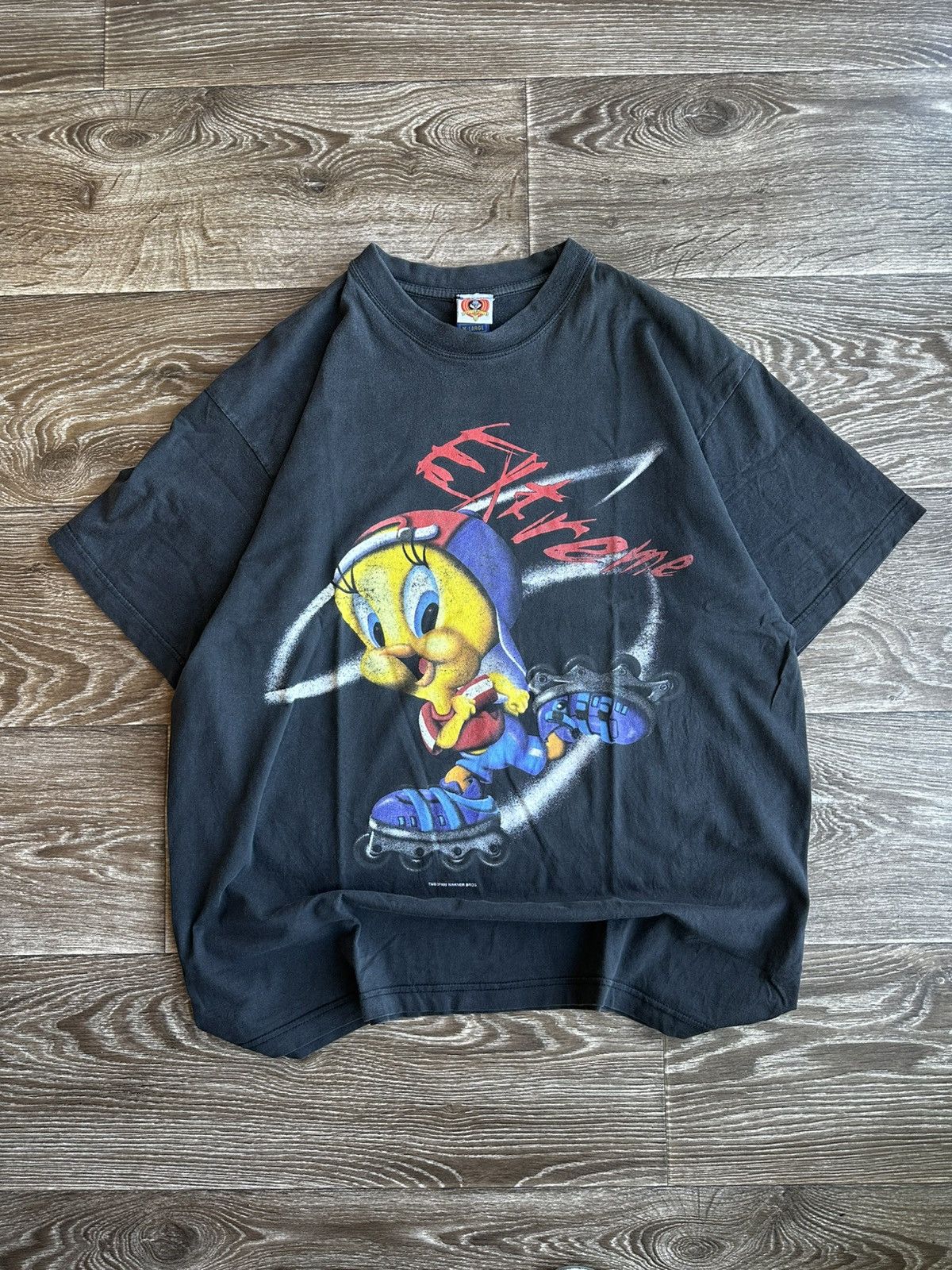 Warner Bros 🔥 1999 Tweety Bird Art Cartoon Movie Warner Bros T Shirt USA Size US XL / EU 56 / 4 - 13 Thumbnail