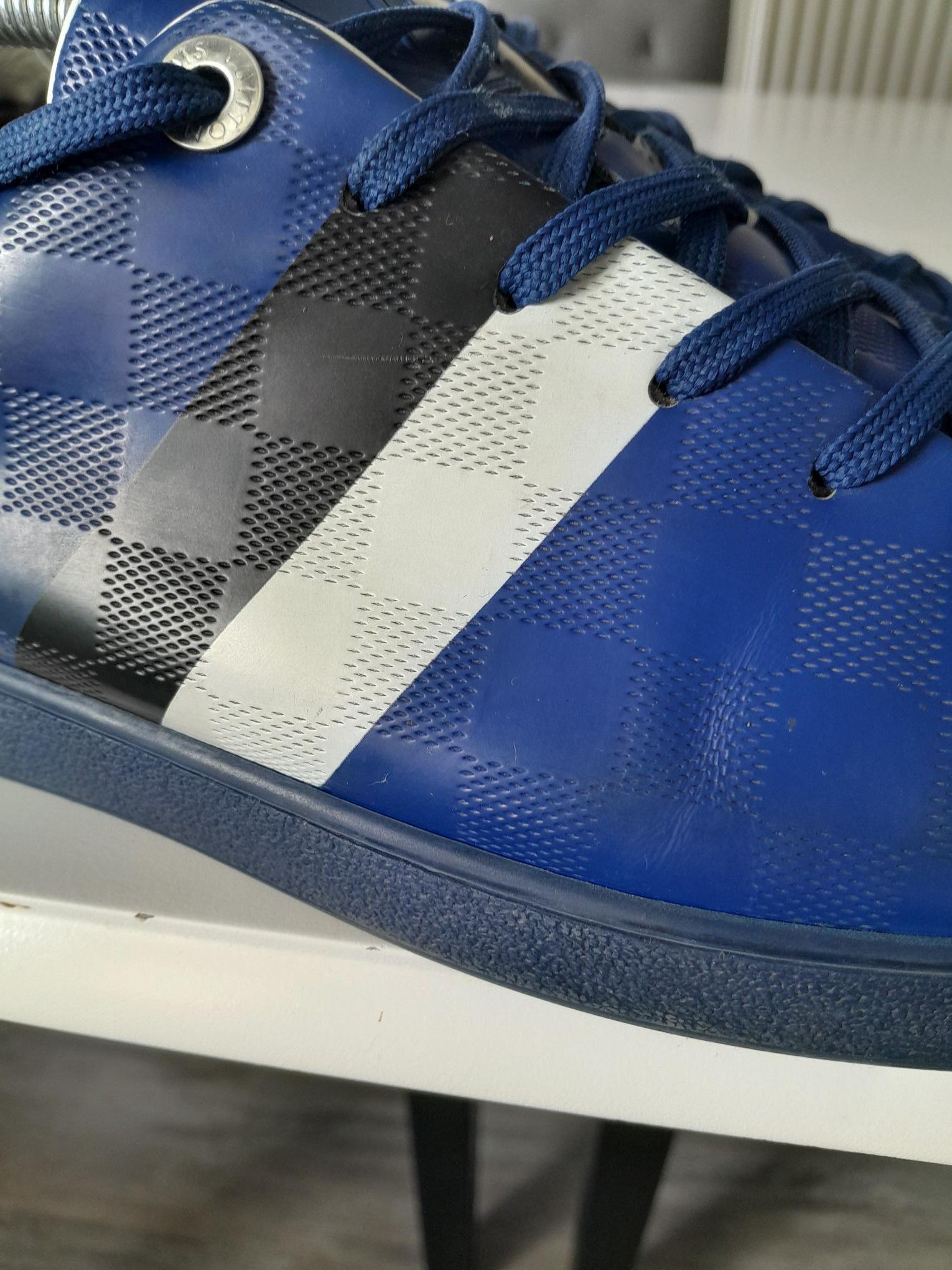 Louis Vuitton BASKETS LOUIS VUITTON FRONTROW Size US 10 / EU 43 - 11 Thumbnail