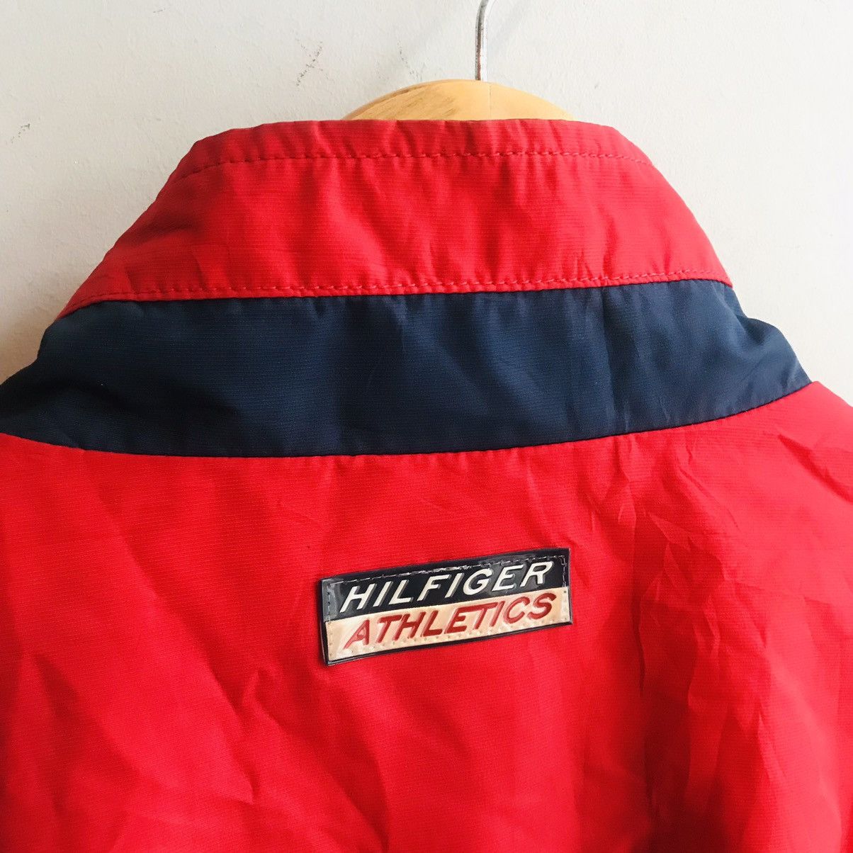 Tommy Hilfiger × Vintage Vintage Tommy Hilfiger Wind Breaker Size US XL / EU 56 / 4 - 9 Thumbnail