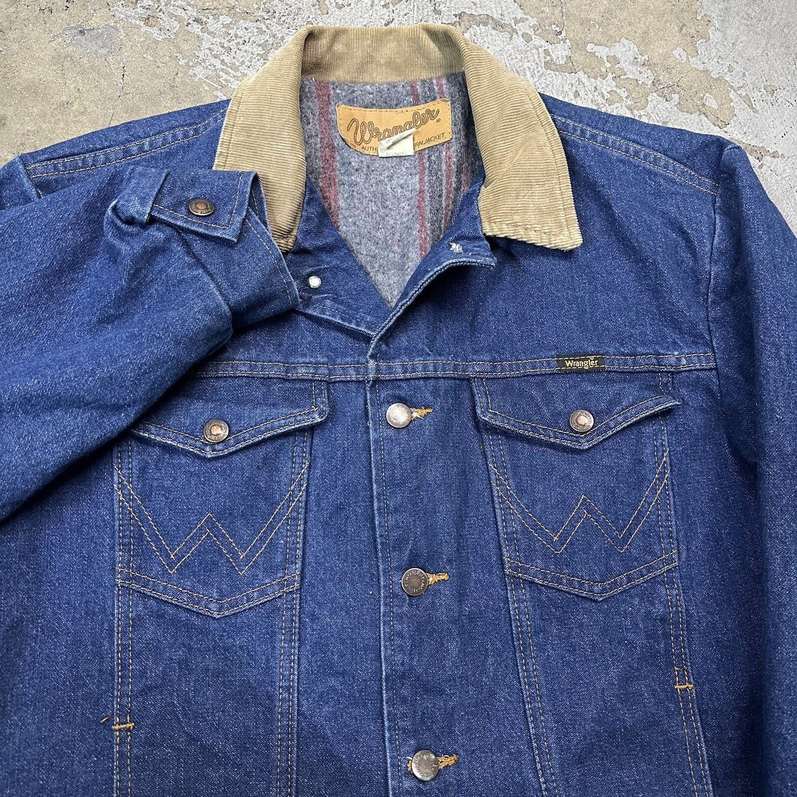 Vintage × Wrangler Vintage Wrangler Dark Wash Blanket Lined Denim Jacket Size US M / EU 48-50 / 2 - 2 Thumbnail