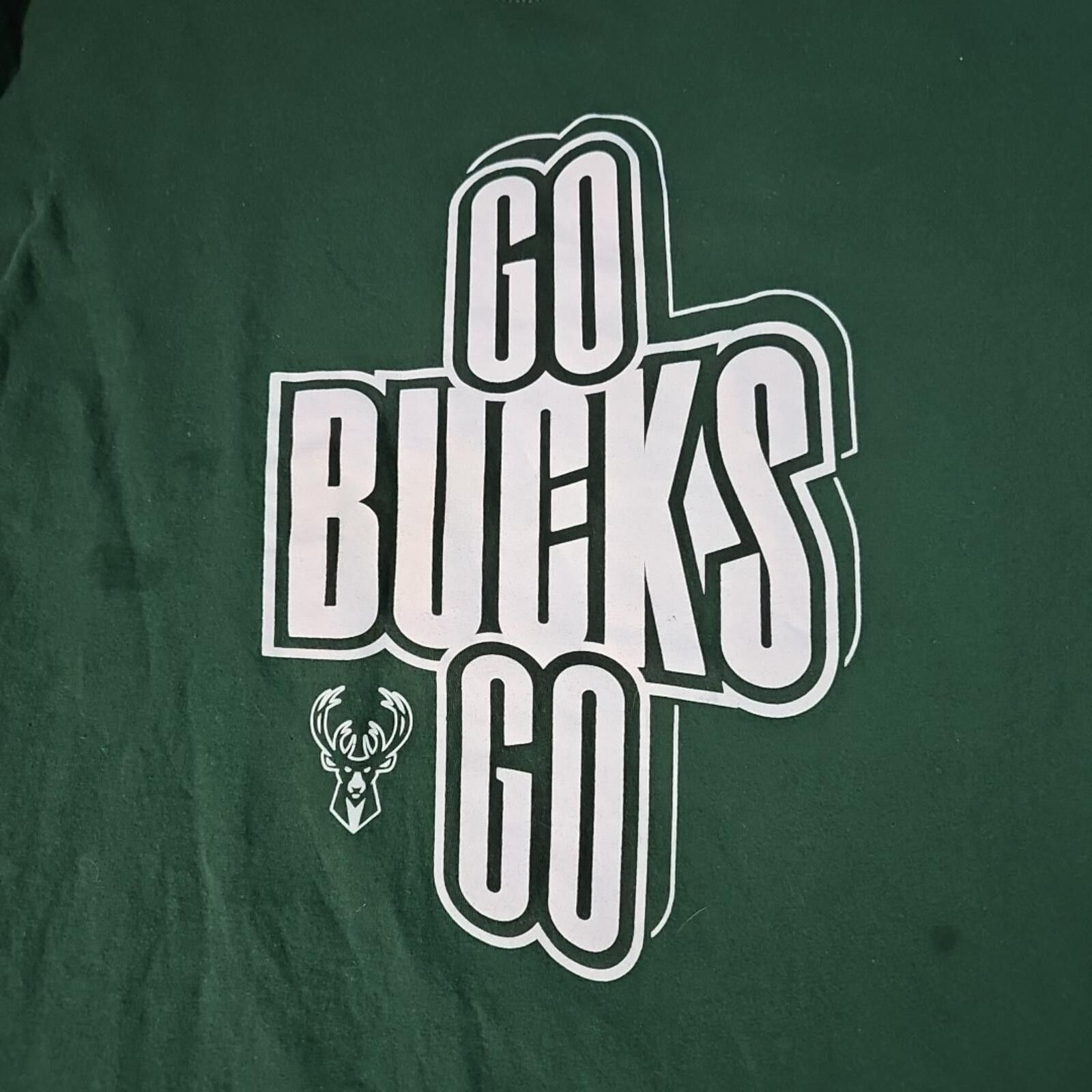 Fruit Of The Loom Go Bucks Go XL milwaukee Bucks Tshirt Size ONE SIZE - 2 Thumbnail