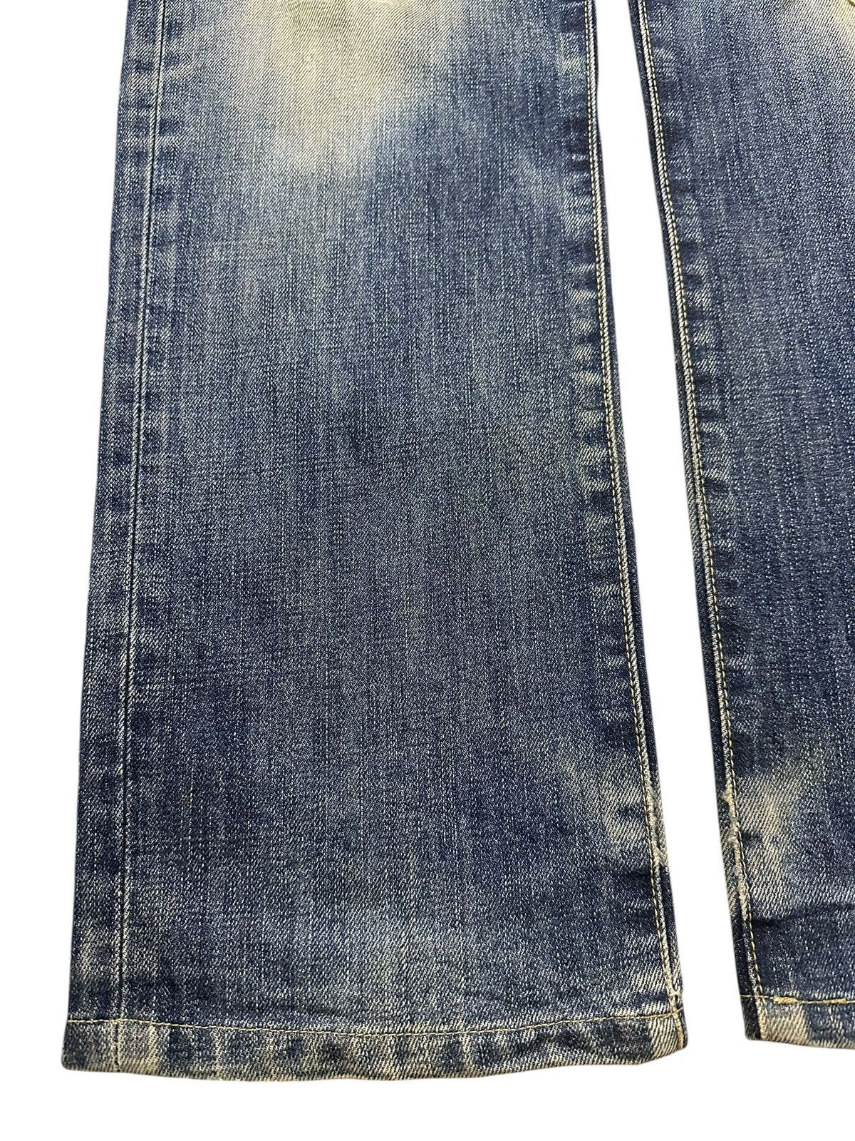 Uniqlo Vintage Japanese Uniqlo Blue Faded Wash Distress Loose Jeans Size US 31 - 7 Thumbnail