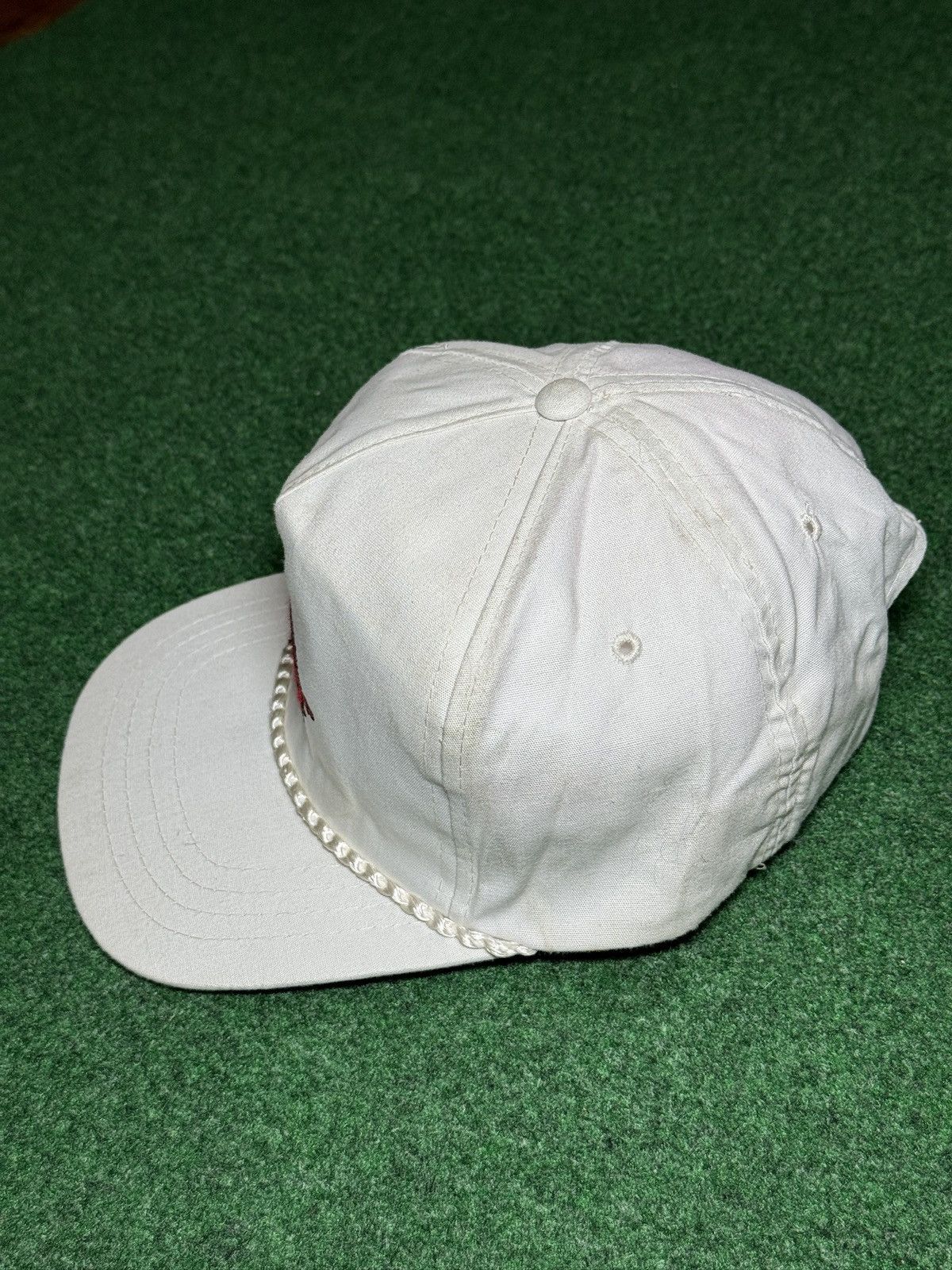 Vintage Vintage Arkansas Razorbacks 80s White Leather Strapback Hat Size ONE SIZE - 2 Thumbnail
