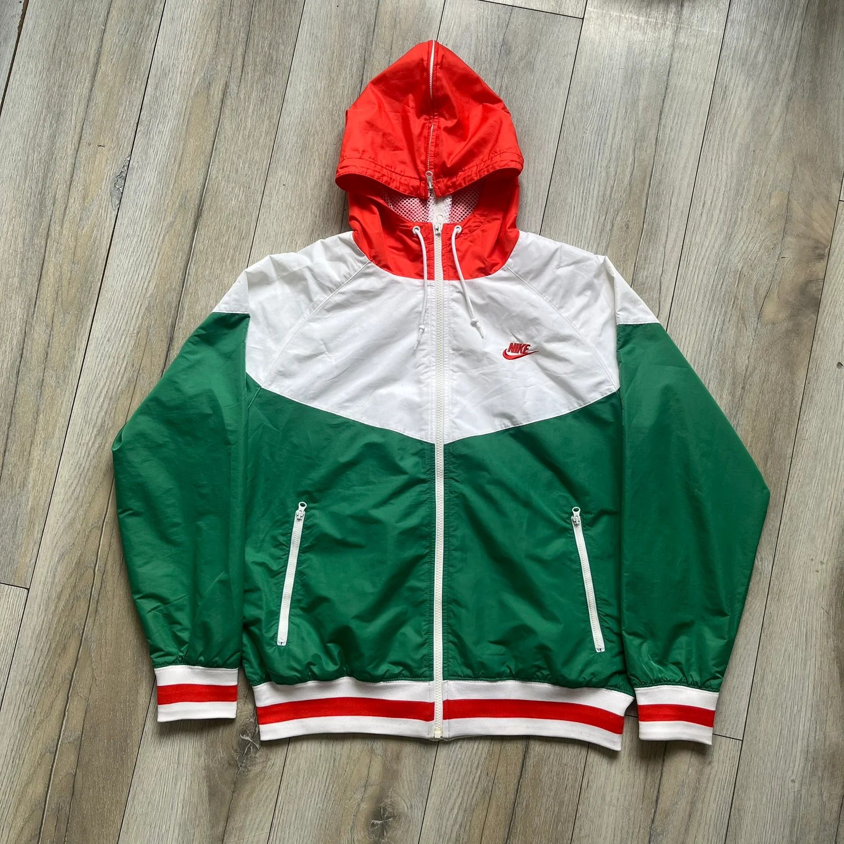 Nike Nike Italy Olympics 2008 Split Windbreaker (Medium) Size US M / EU 48-50 / 2 - 1 Thumbnail