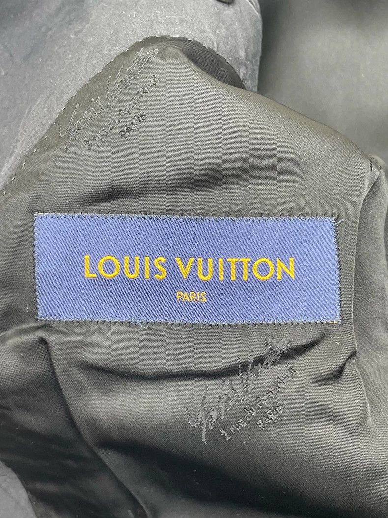 Louis Vuitton Louis Vuitton Embossed Logo Pin blazer 2504-Nextarrow Size 52R - 6 Thumbnail