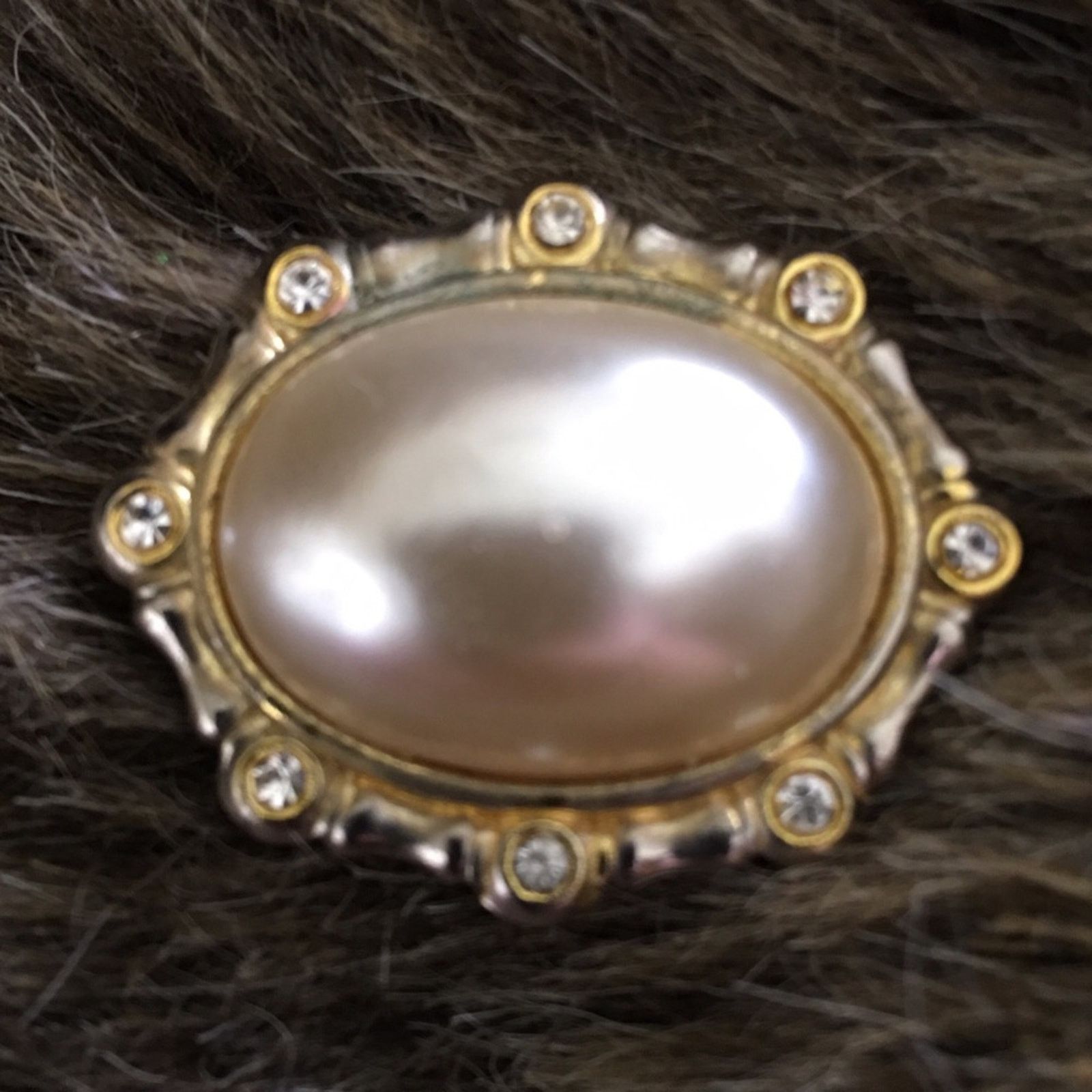 Vintage Vintage 60s faux pearl rhinestone brooch pin Size ONE SIZE - 1 Thumbnail