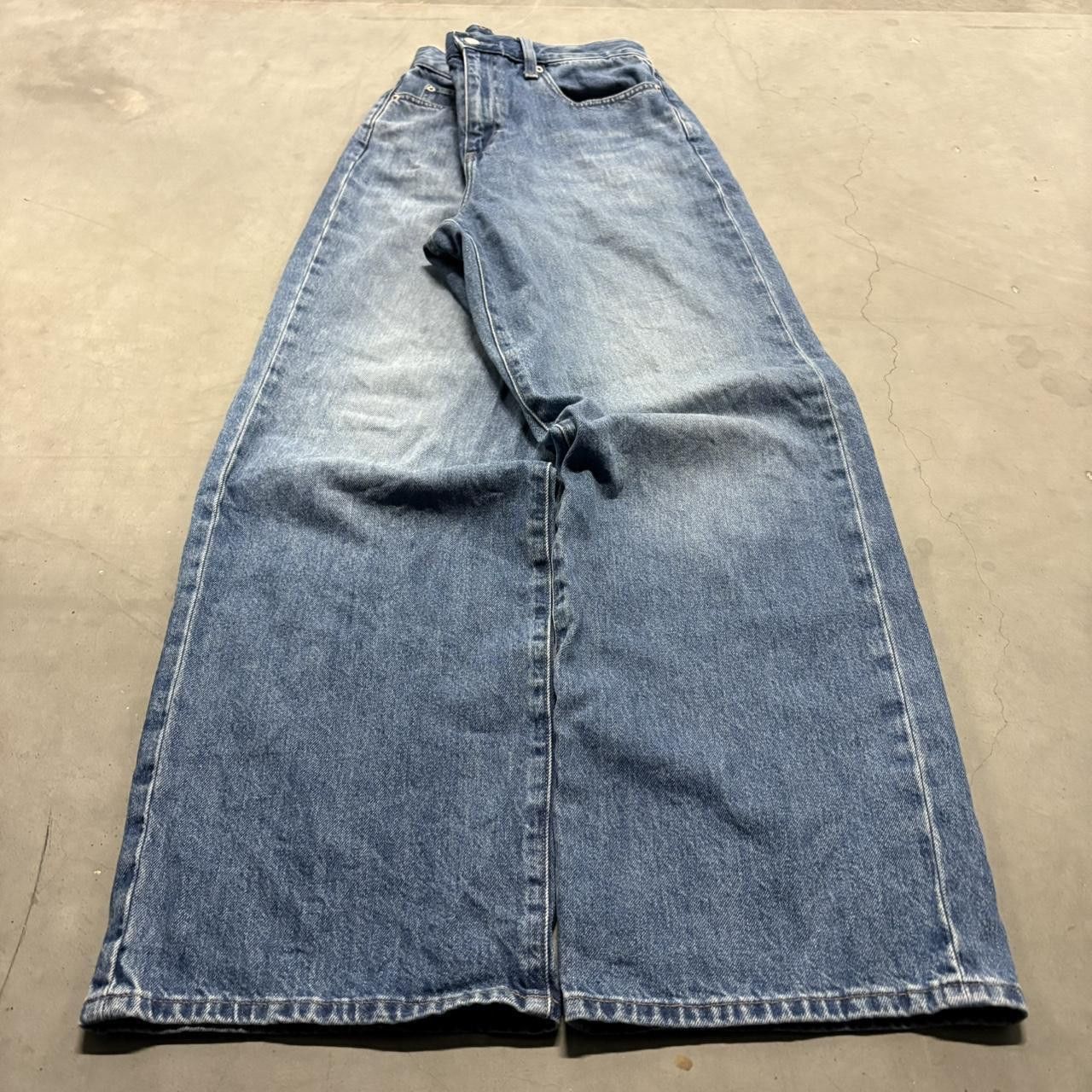 Vintage Crazy Vintage Y2K/2000s Super Baggy Streetwear Skater Style Medium Wash Denim Jeans! Size US 30 / EU 46 - 3 Thumbnail