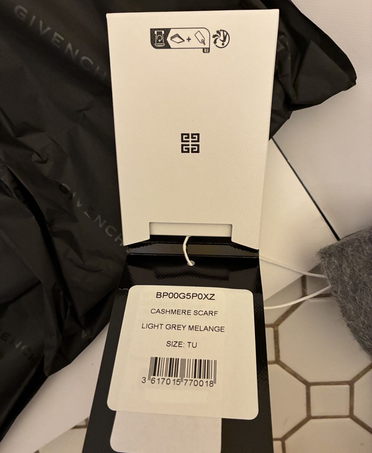 Givenchy New 100% Cashmere Scarf Light Grey Melange $690 Size ONE SIZE - 4 Thumbnail