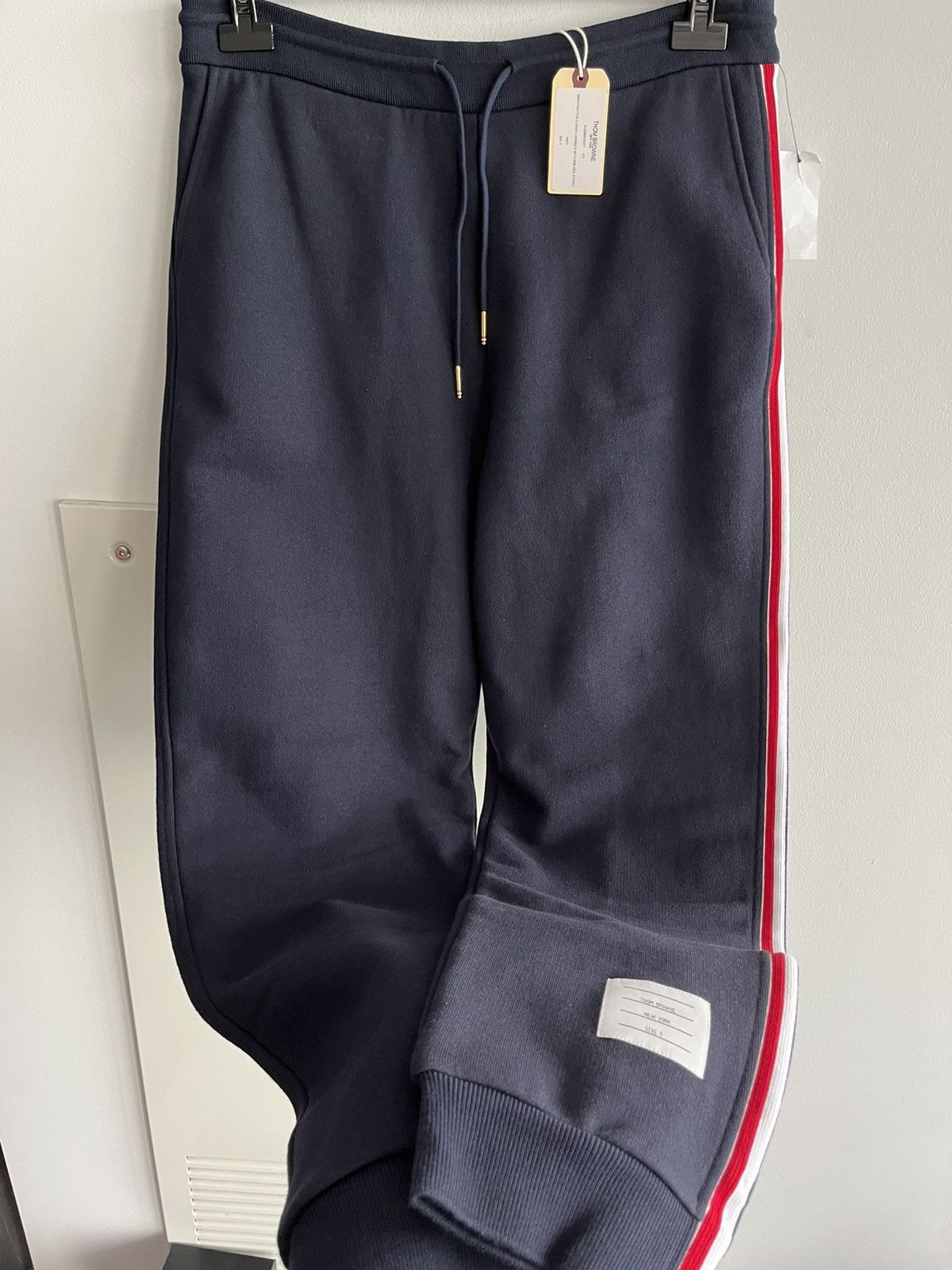 Image of Iconic Thom Browne Logo Sweatpants in Navy, Men's (Size 36)