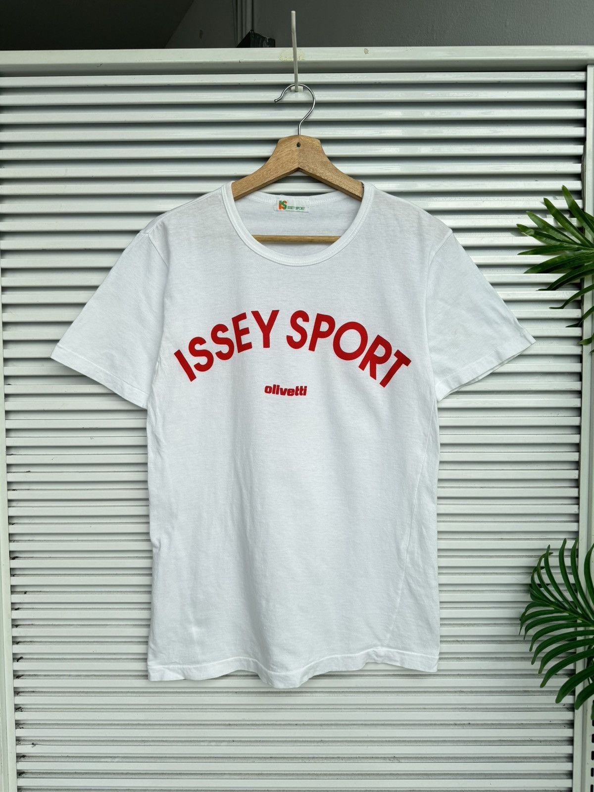 Issey Miyake × Japanese Brand Vintage Issey Miyake Sport Olivetti Tees Size US S / EU 44-46 / 1 - 1 Thumbnail