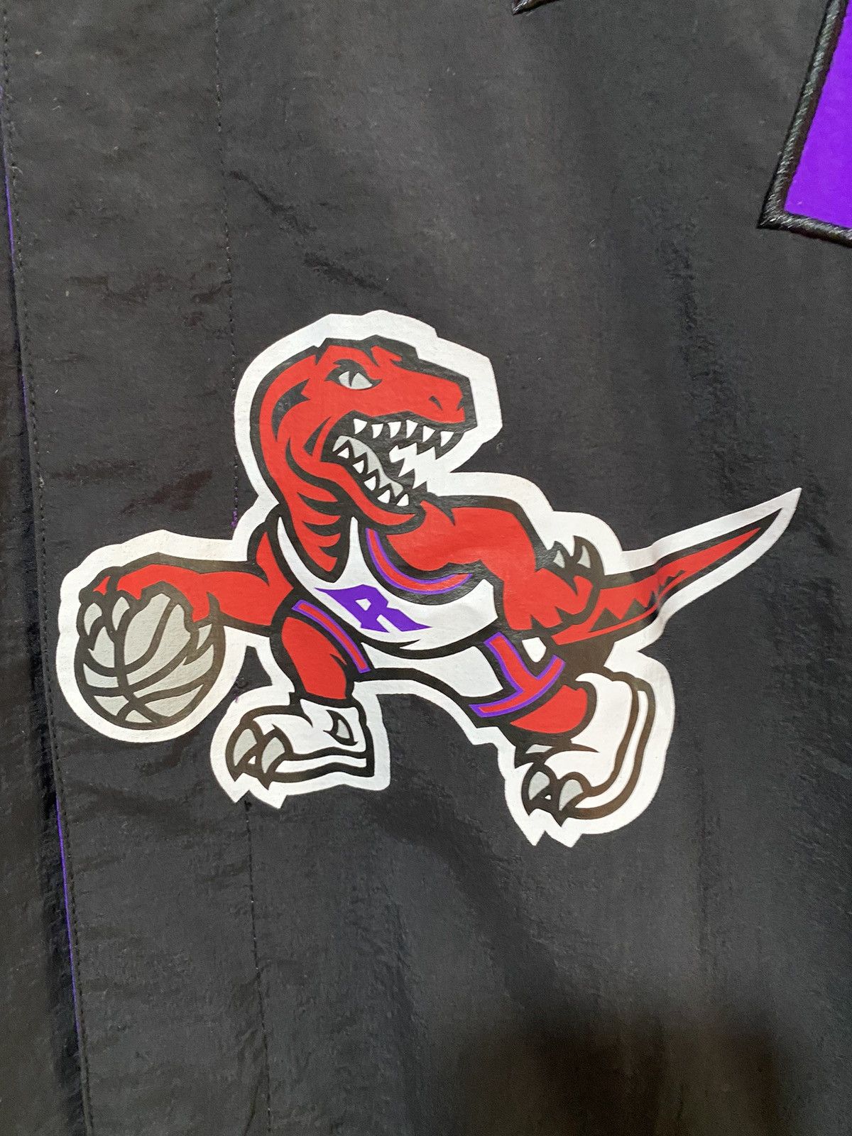 Mitchell & Ness Mitchell & Ness Raptor jacket size XL, black purple, used Size US XL / EU 56 / 4 - 4 Thumbnail
