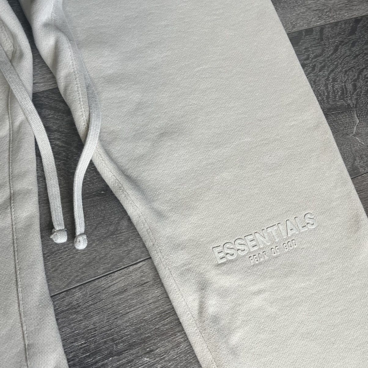 Essentials Fear of God FOG Essentials Light Bone Sweatpants Size Medium Size US 34 / EU 50 - 4 Thumbnail