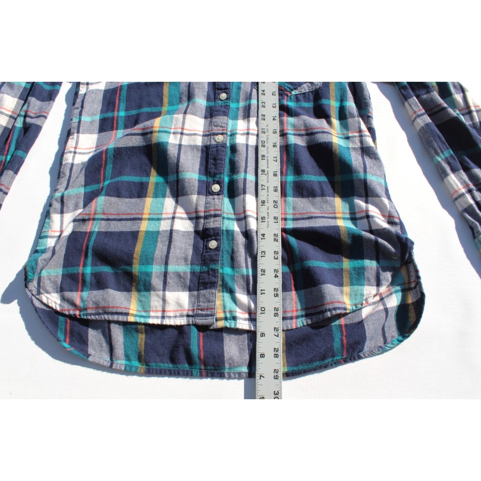 Old Navy Womens Old Navy Flannel The Classic Shirt Button Down M Blue White Long Sleeve Plaid, Colorful, Basic, Regular, Women, Size M, Button-Up, Classic Fit Size M / US 6-8 / IT 42-44 - 5 Thumbnail