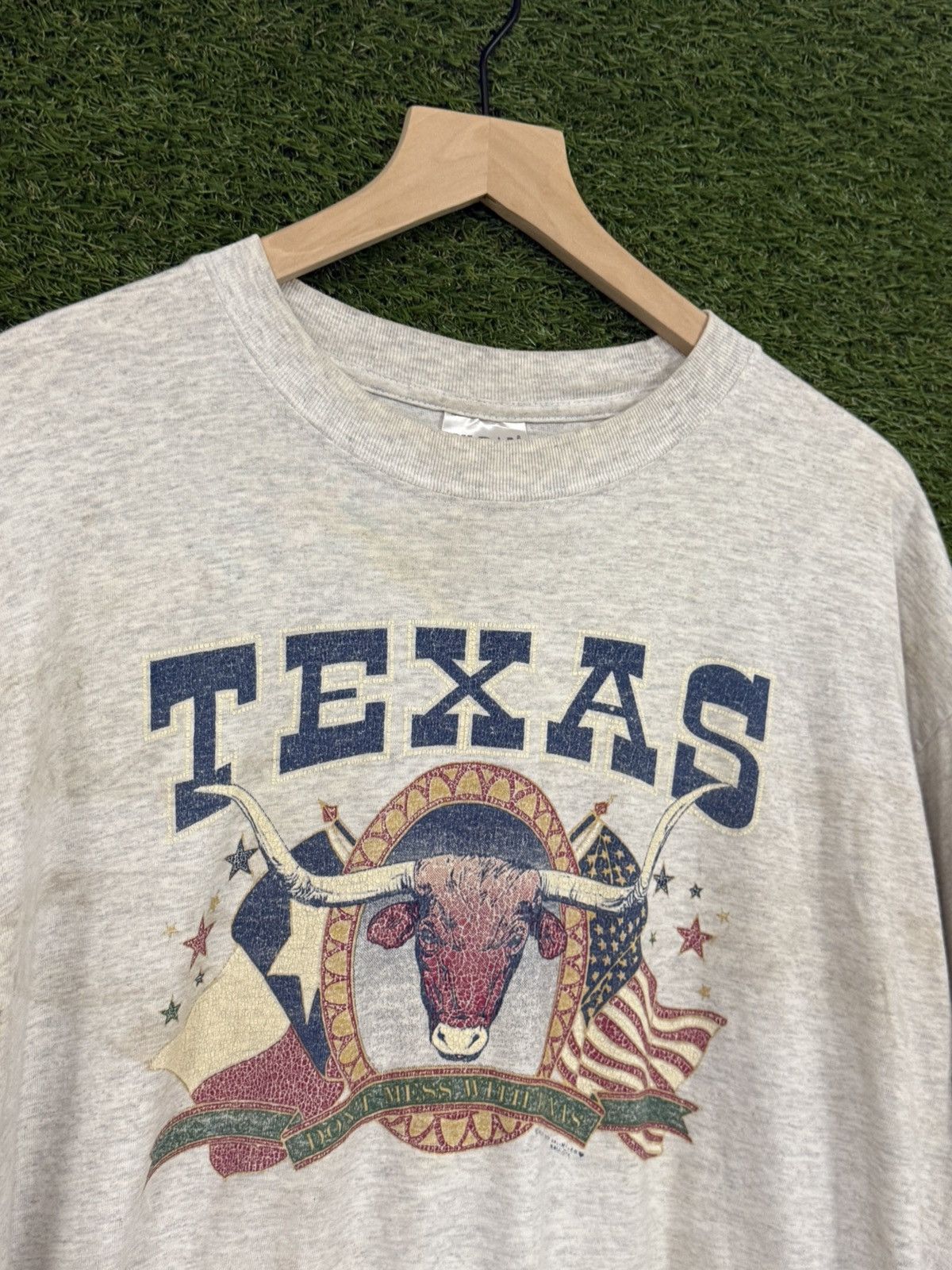 Vintage Vintage Gildan Texas Longhorn Cow Logo Tee Grey XL TX Size US XL / EU 56 / 4 - 2 Thumbnail