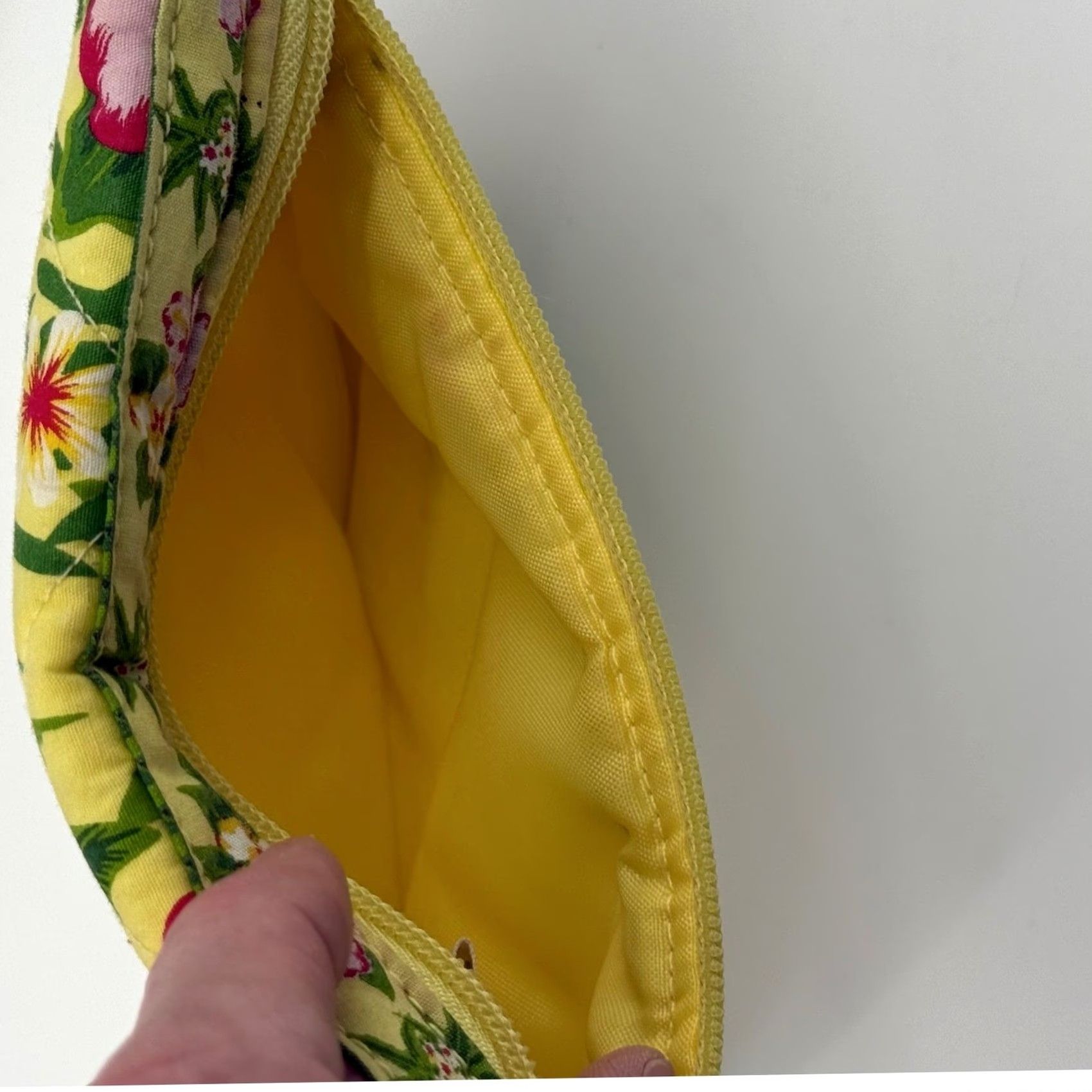 Vintage VINTAGE Americana by Sharif Pouch Yellow Floral Quilted Zipper Wallet Bag Size ONE SIZE - 5 Thumbnail