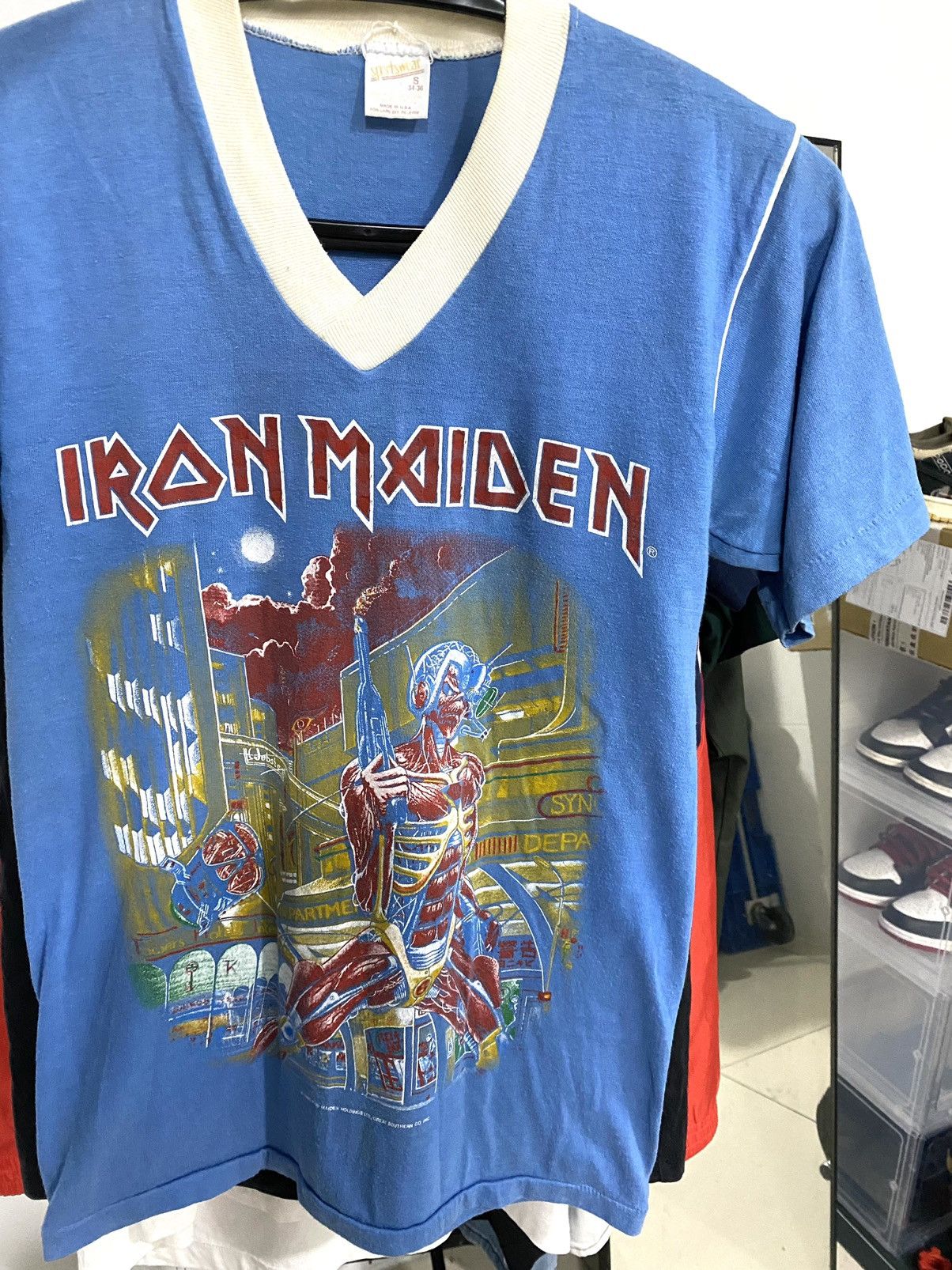 Band Tees True Vintage 1986 Iron Maiden Rock Band Shirt Size US S / EU 44-46 / 1 - 3 Thumbnail