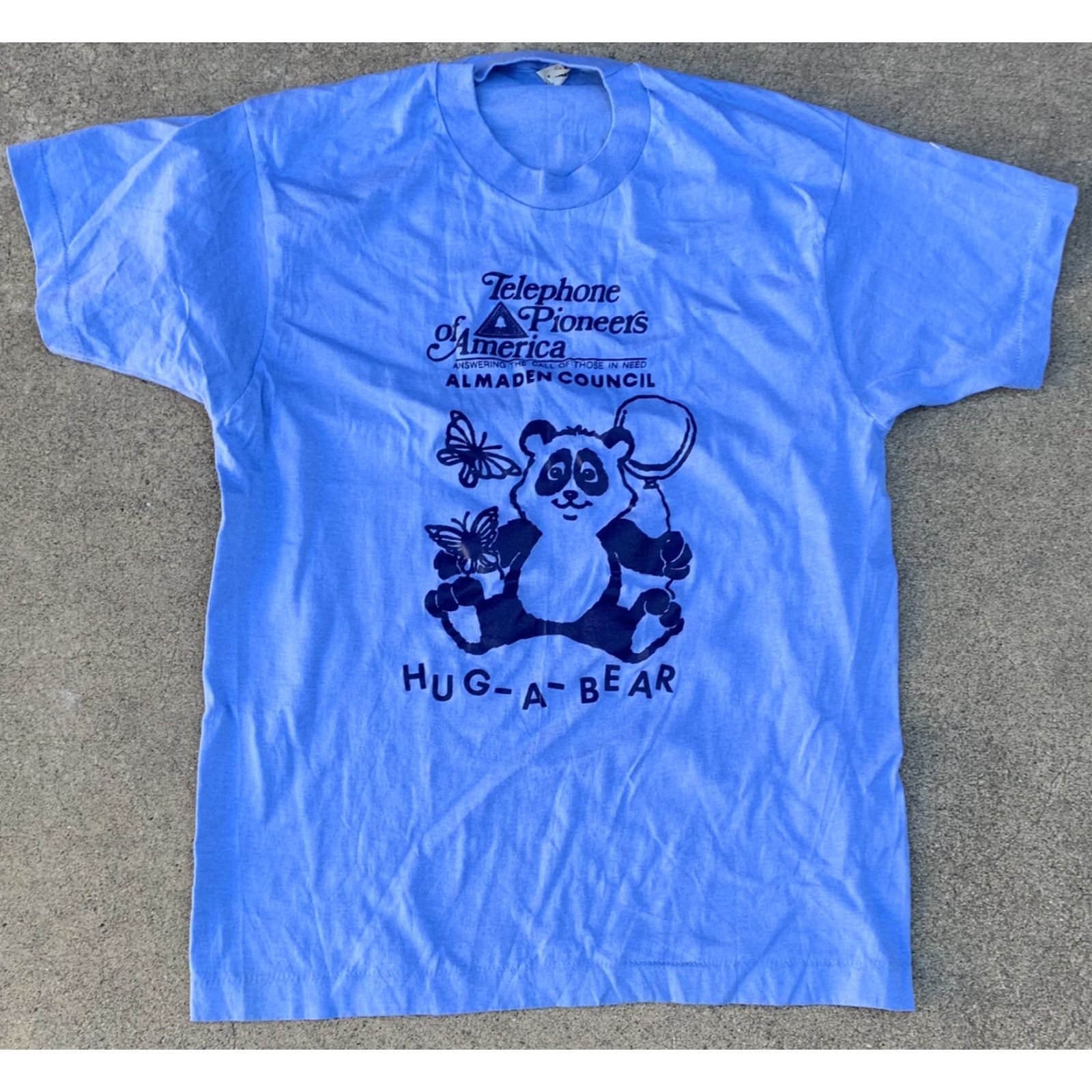 Vintage VINTAGE Screen Stars T-Shirt Men L blue 80s Graphic Print Telephone Pioneers of America Almaden Council HUG A BEAR Size US L / EU 52-54 / 3 - 7 Thumbnail