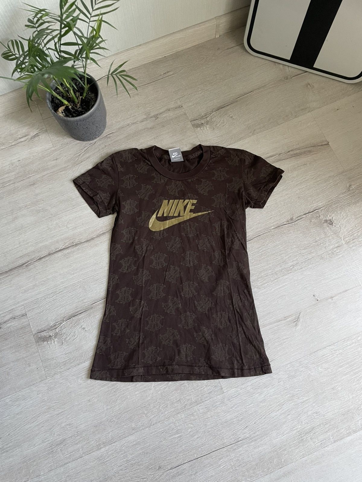 Hysteric Glamour × Nike Rare Vintage 00s Nike Big Logo Tee Monogram Rap T-shirt Y2k Size S / US 4 / IT 40 - 11 Thumbnail