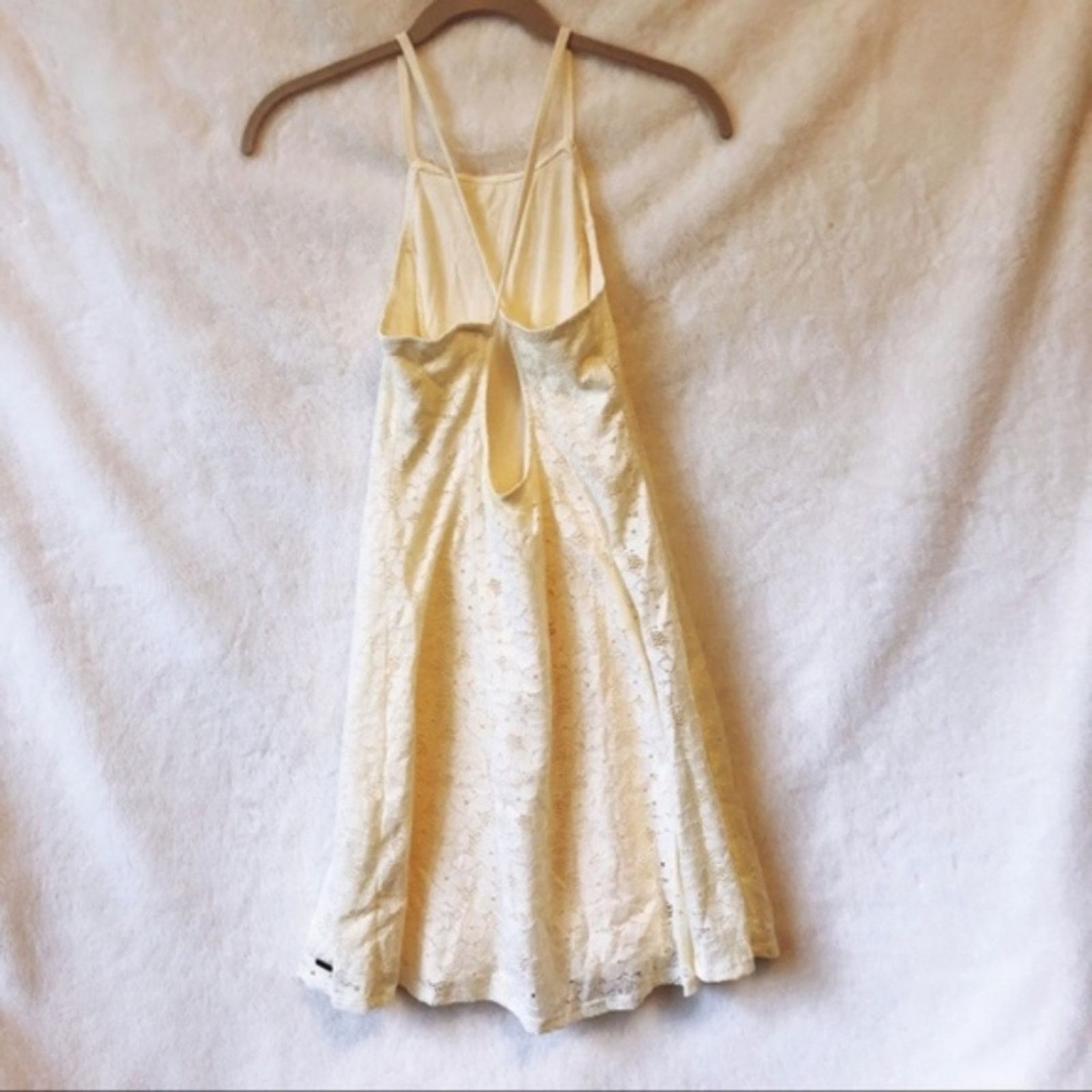 Hollister Hollister Cream Laced Halter Dress Size S / US 4 / IT 40 - 2 Thumbnail