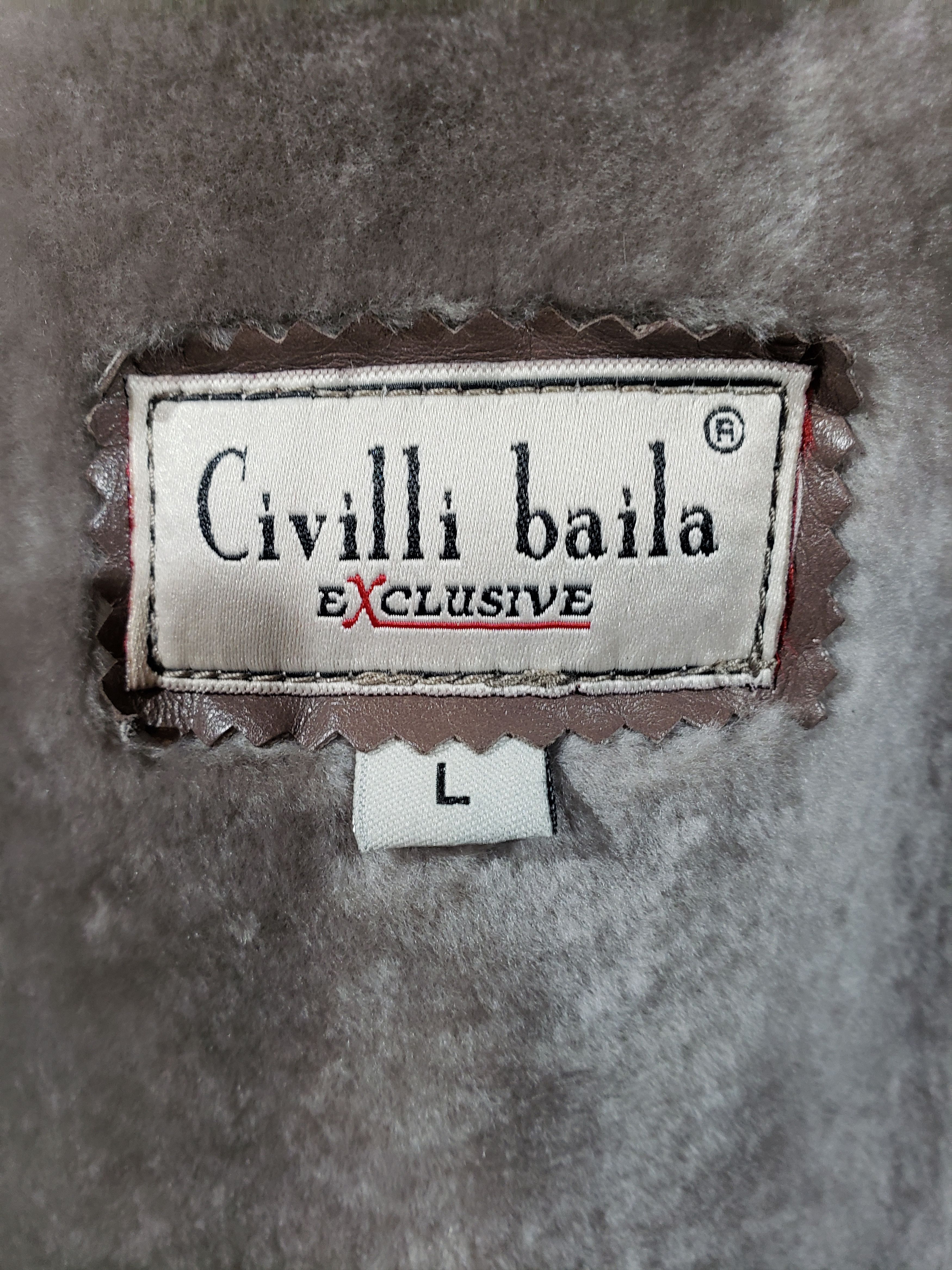 Other Wonderful women's warm fur jacket with a hood. Size M / US 6-8 / IT 42-44 - 10 Thumbnail