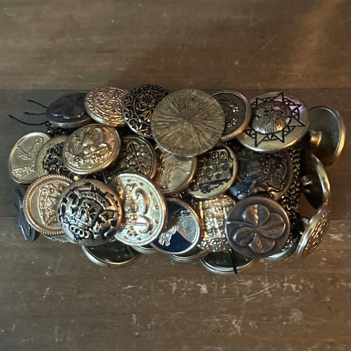 Vintage Vintage chunky loaded buttons stretch bracelet Size ONE SIZE - 7 Thumbnail