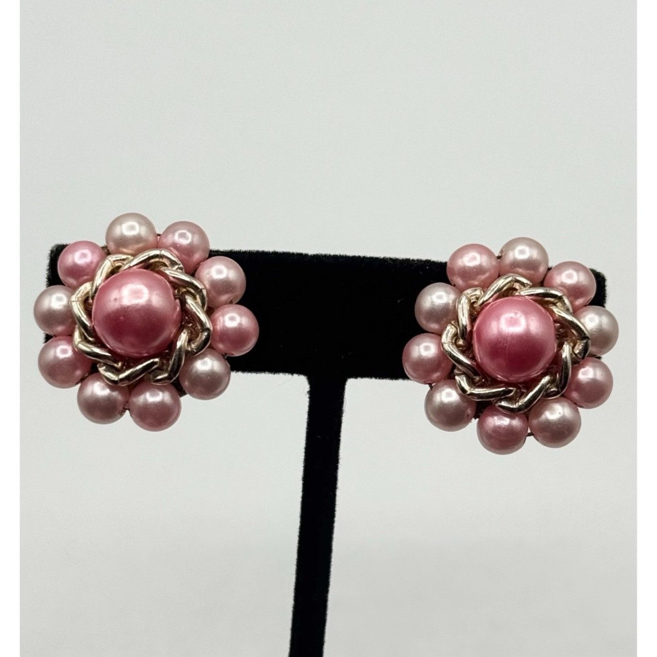 Other Vintage Japan beaded pink pearl cluster clip on earrings Size ONE SIZE - 1 Thumbnail
