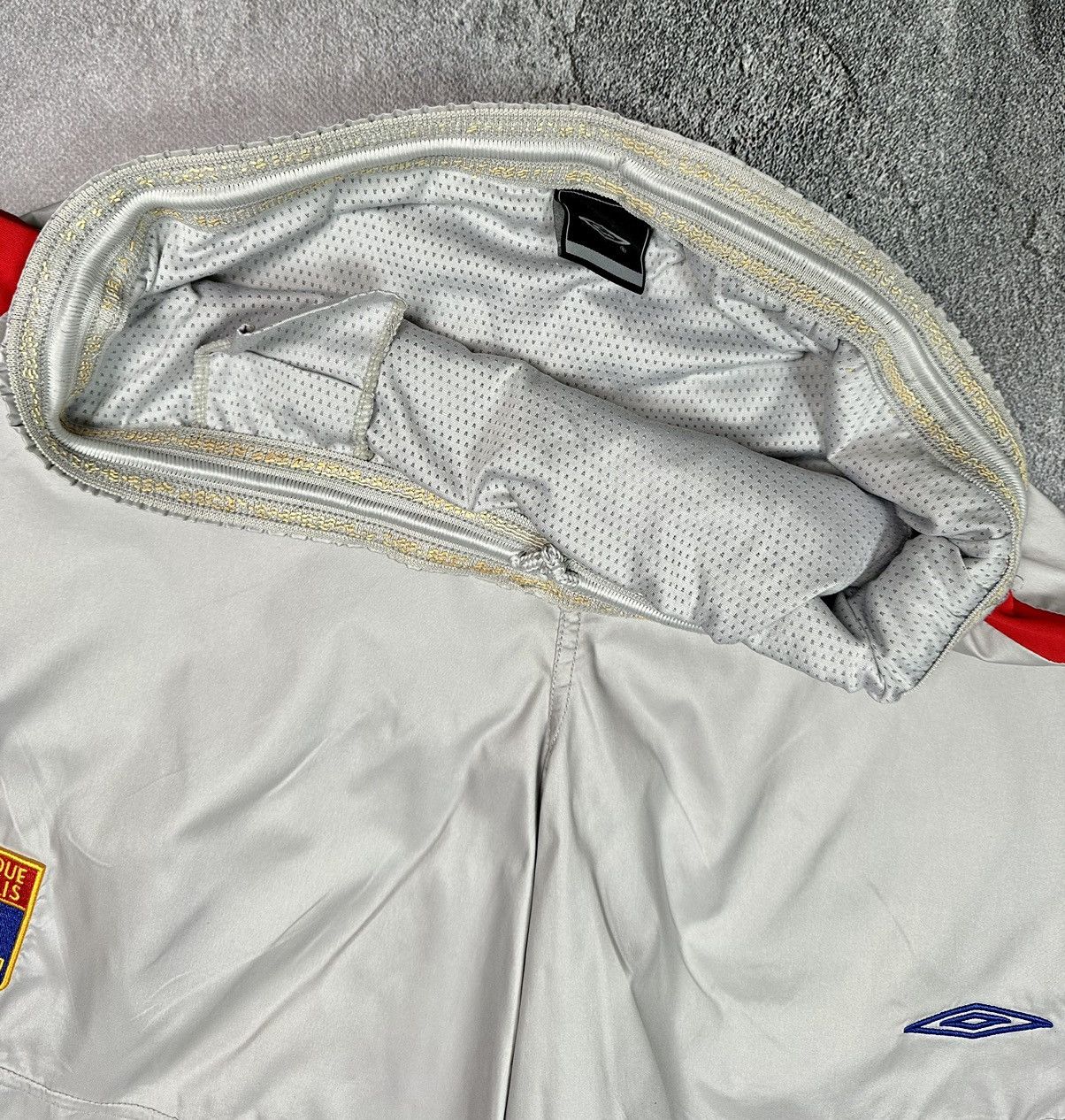 Umbro × Vintage Olympique Lyonnais vintage 2004 2005 Umbro shorts Size US 32 / EU 48 - 17 Thumbnail