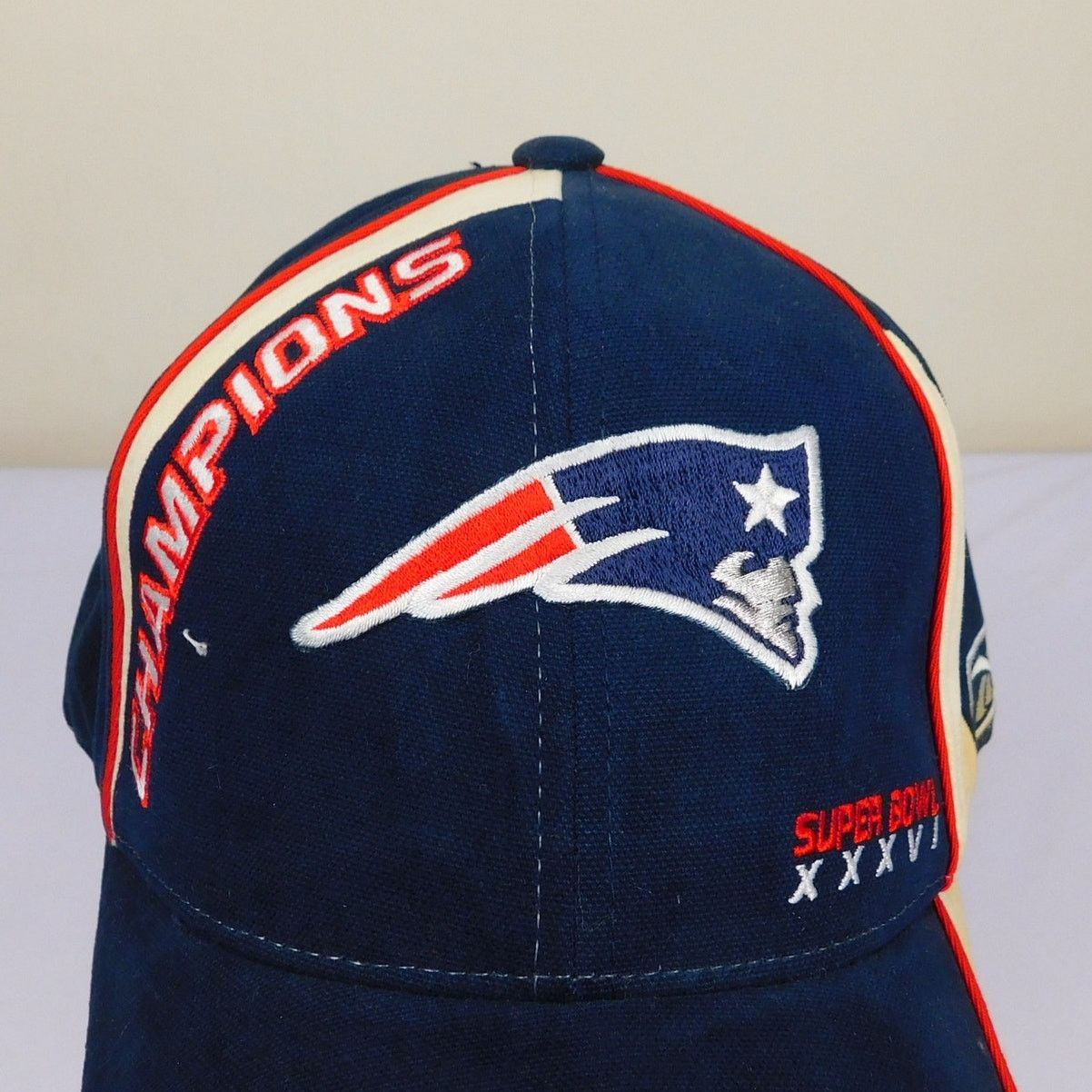 Reebok New England Patriots Super Bowl 36 Champs Hat NWT Vintage Size ONE SIZE - 2 Thumbnail